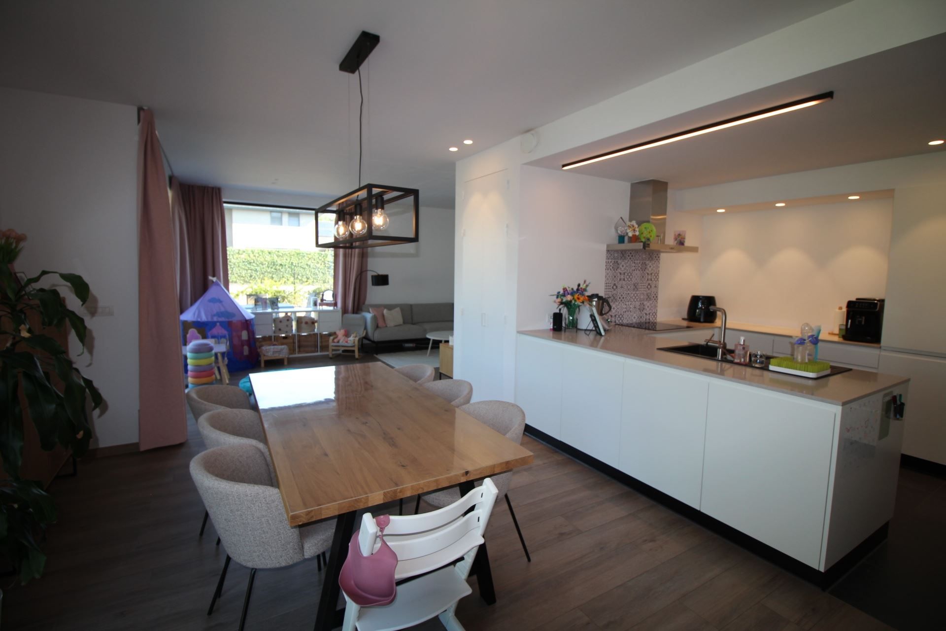 Moderne, energiezuinige woning. 3 Slaapkamers. foto 3
