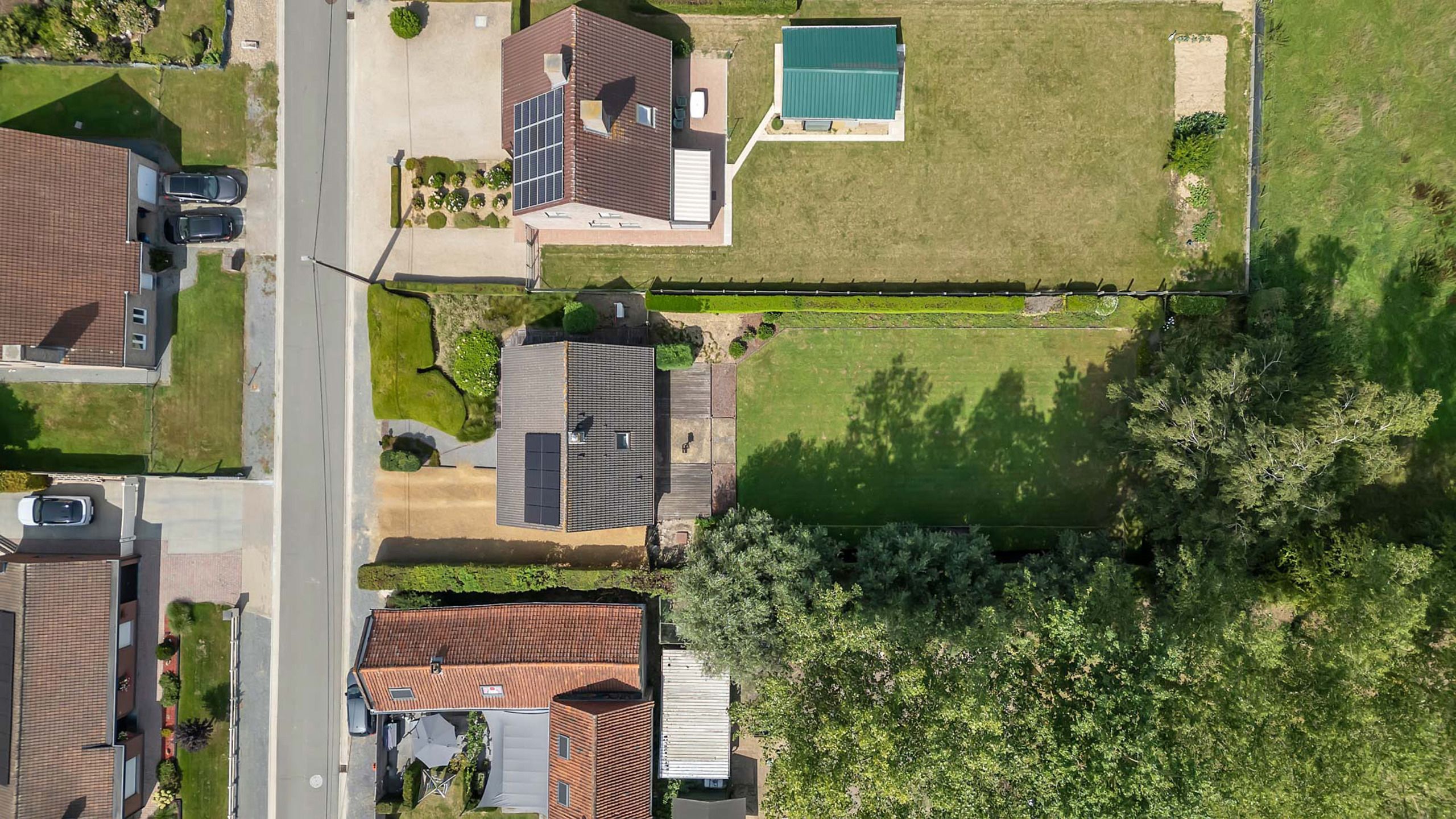 Charmante, vrijstaande woning in een verkeersluwe straat foto 2