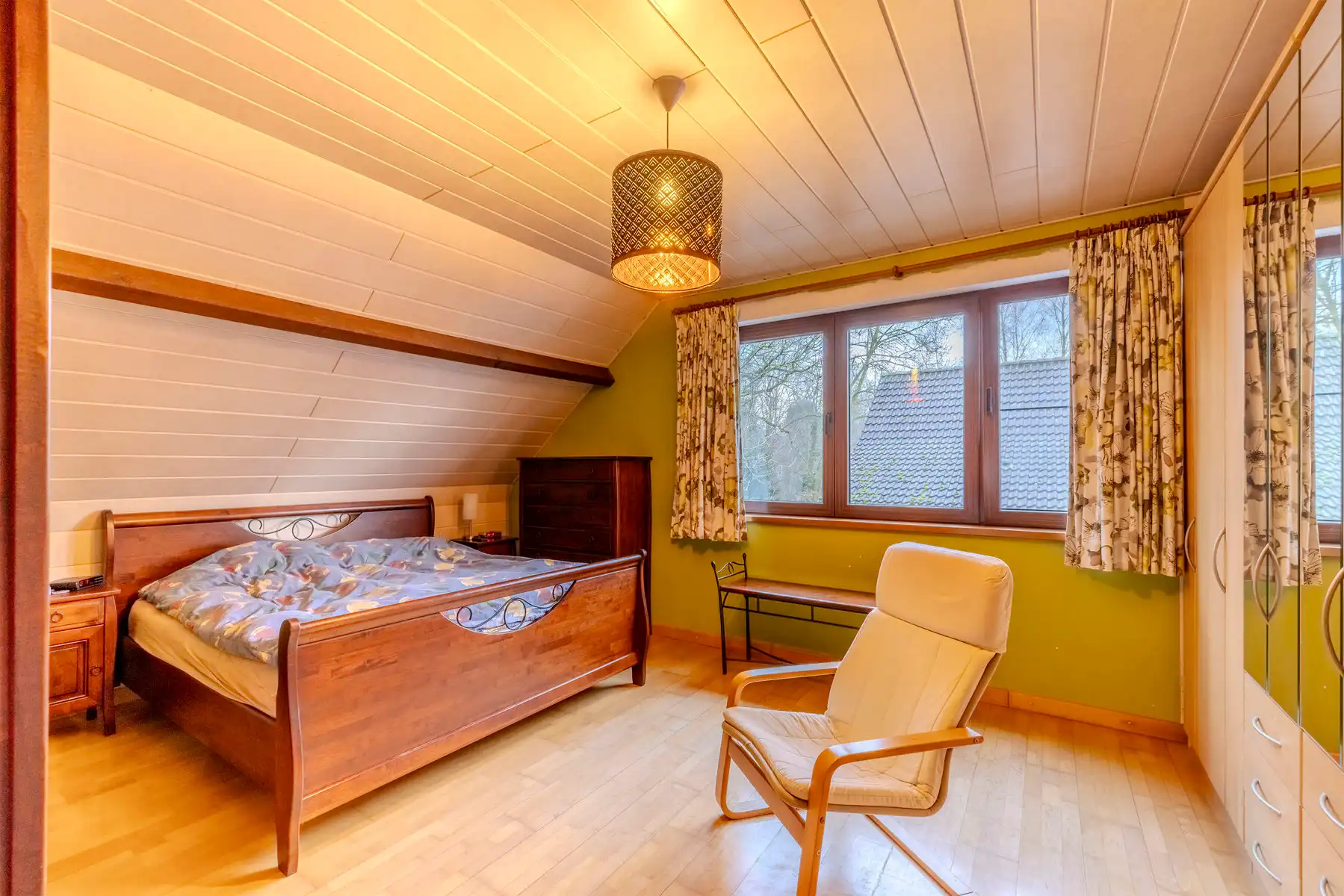 OB met 4 slpk, garage en tuin gelegen in doodlopende straat foto 25