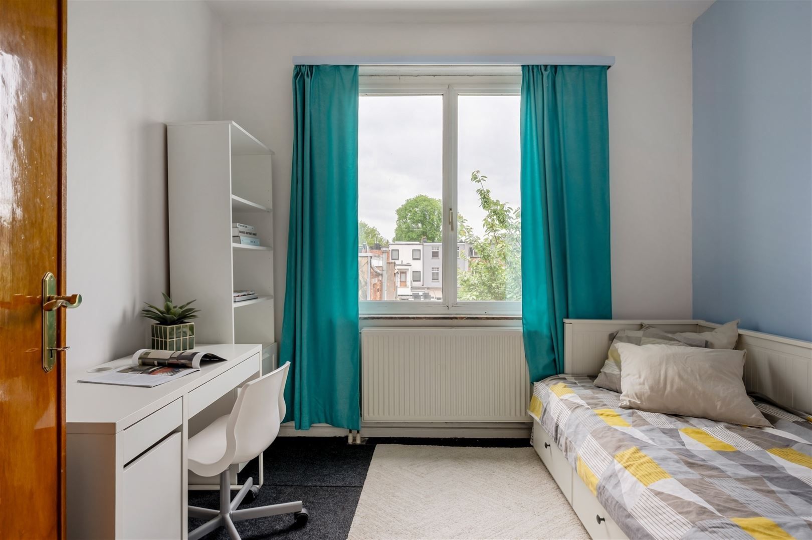 Verzorgd appt 2 slk met  privébergingen in hartje Merksem foto 14