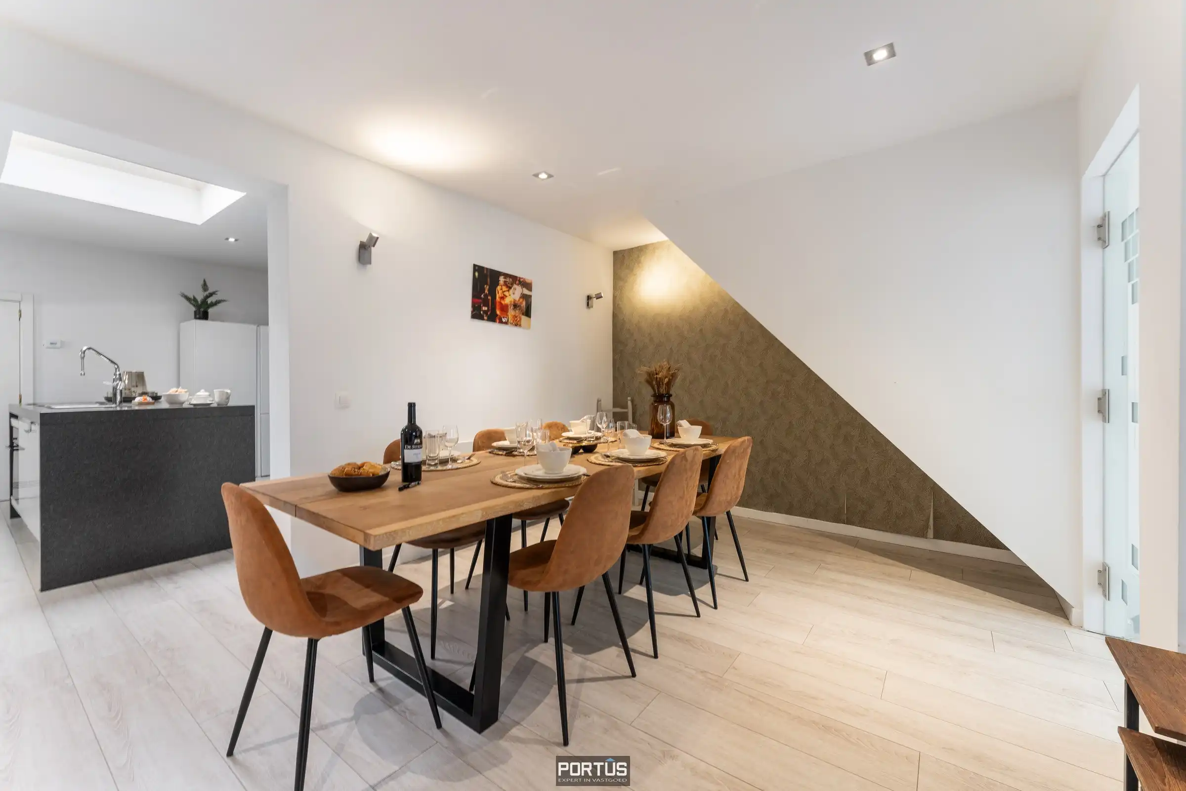 Centraal gelegen instapklare woning te Nieuwpoort-Stad  foto 4