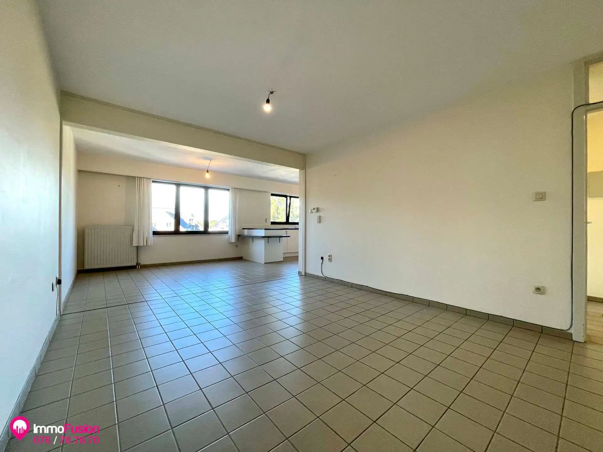 Mooi 2-slaapkamer appartement met terras in het centrum! foto 6