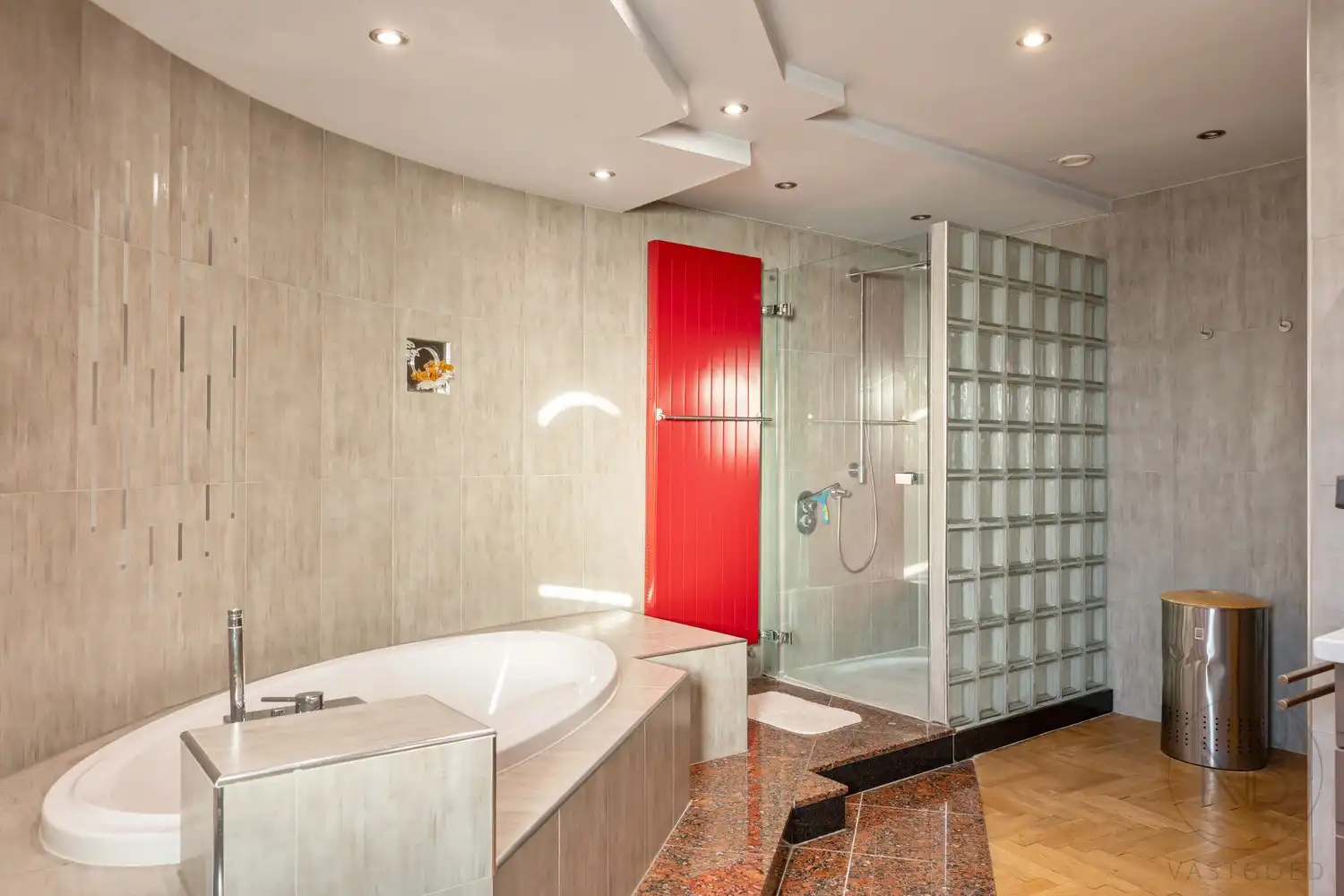 Ruime zuiderse gezinswoning  met 3 slaapkamers foto 30