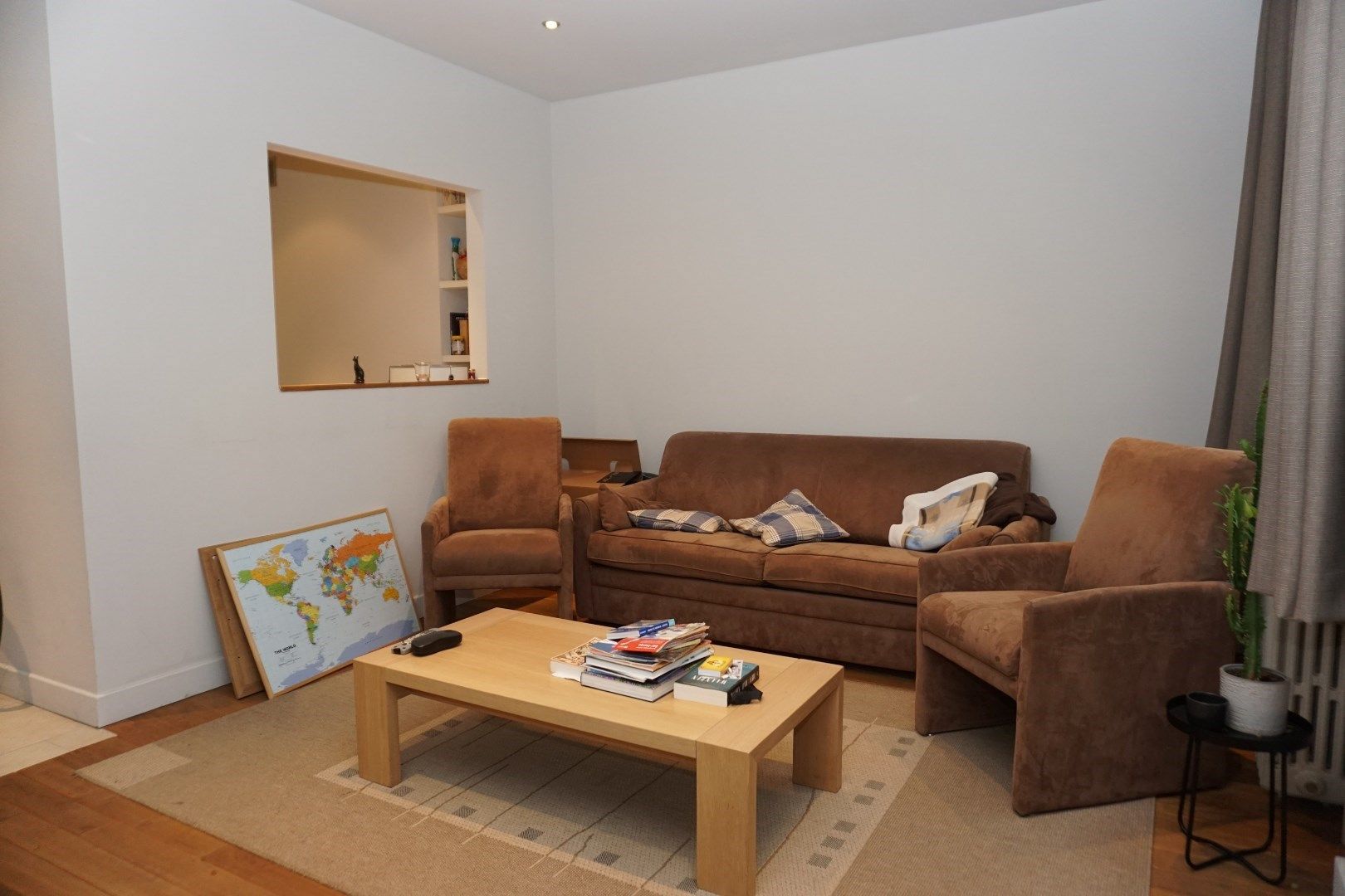 RUIM GEMEUBELD APPARTEMENT MET 1 SLAAPKAMER foto 4