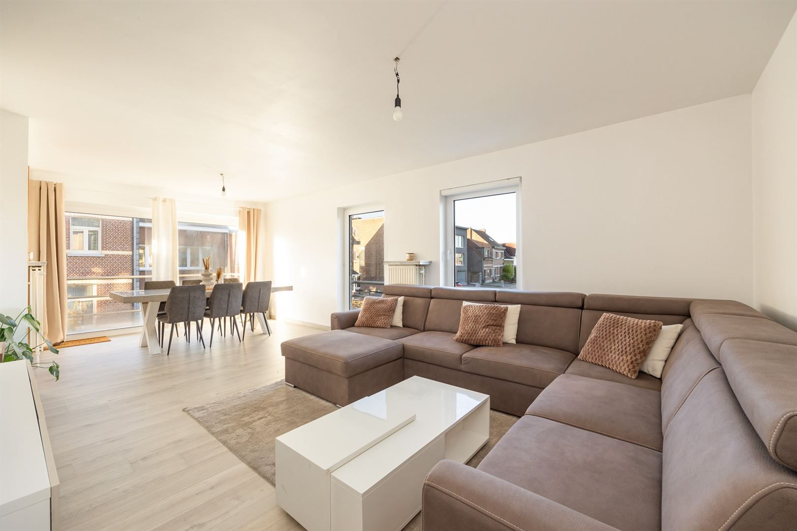 Goed gelegen appartement. Instapklaar! foto 2