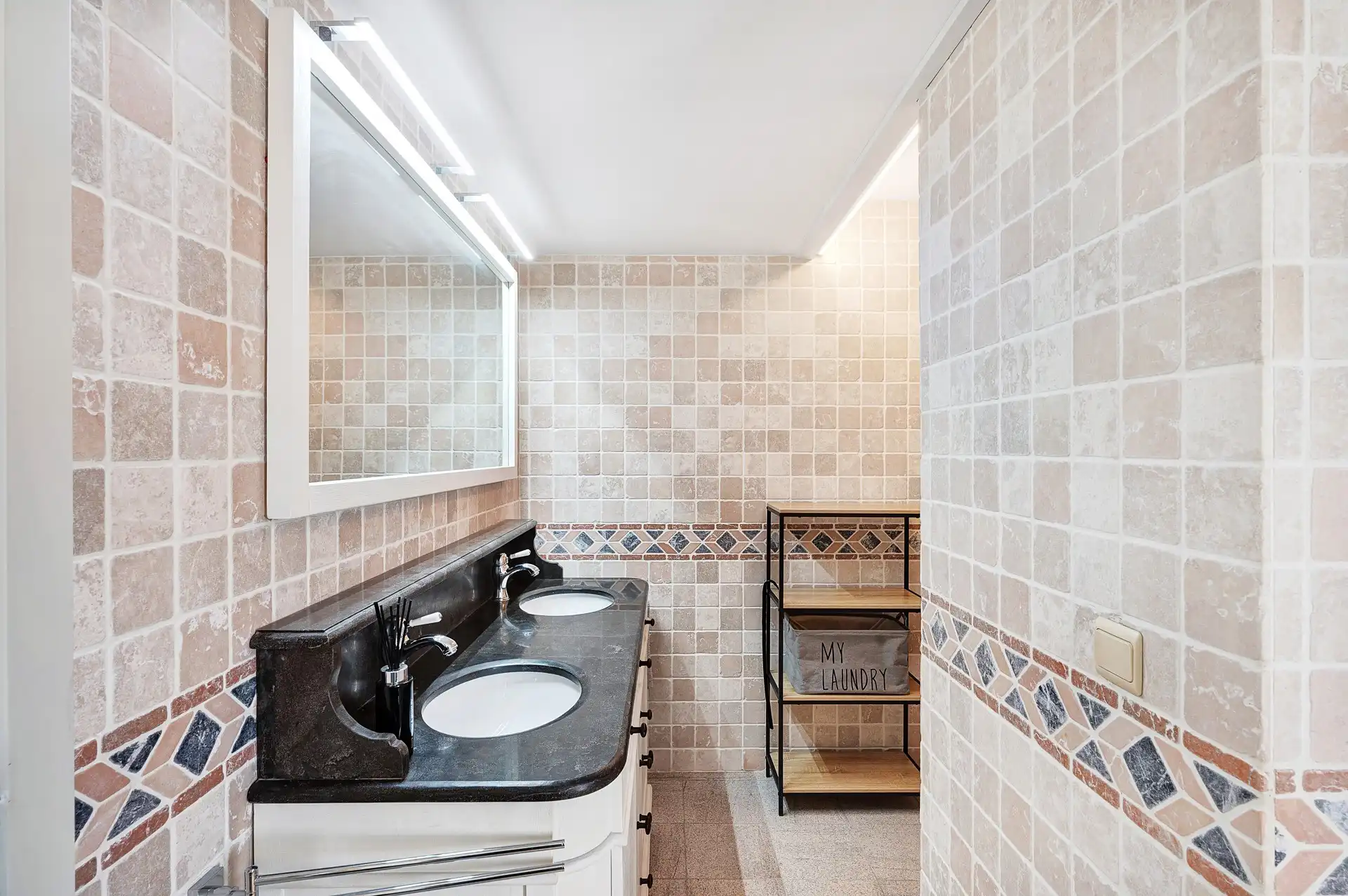 Lichtrijk hoekappartement met groot zuid gericht terras en adembenemend zeezicht foto 25