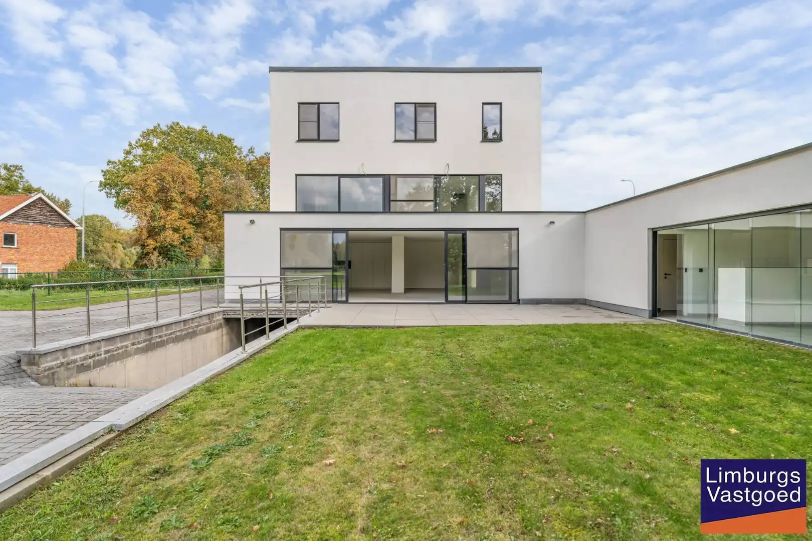 Exclusieve woning met praktijkruimte en zicht op weilanden foto 31