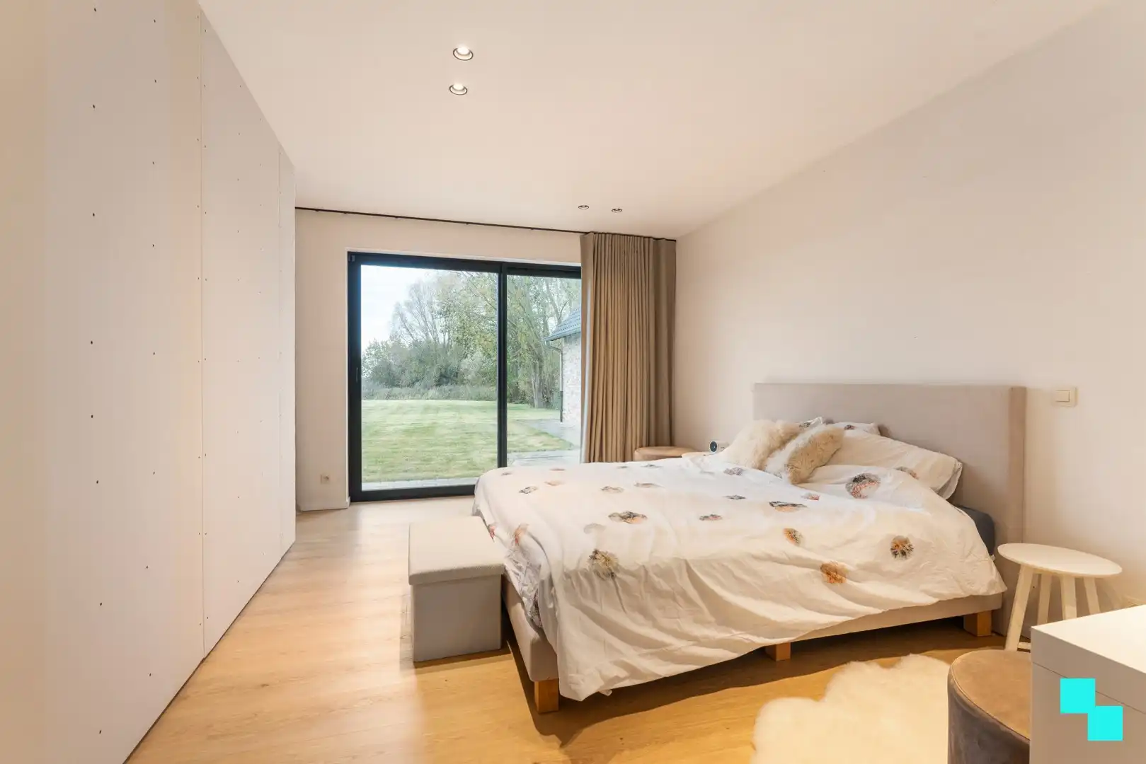 Landelijk gelegen te Ardooie: unieke nieuwbouwwoning (2023) met twee bijgebouwen op een perceel van 5.000 m² foto 14