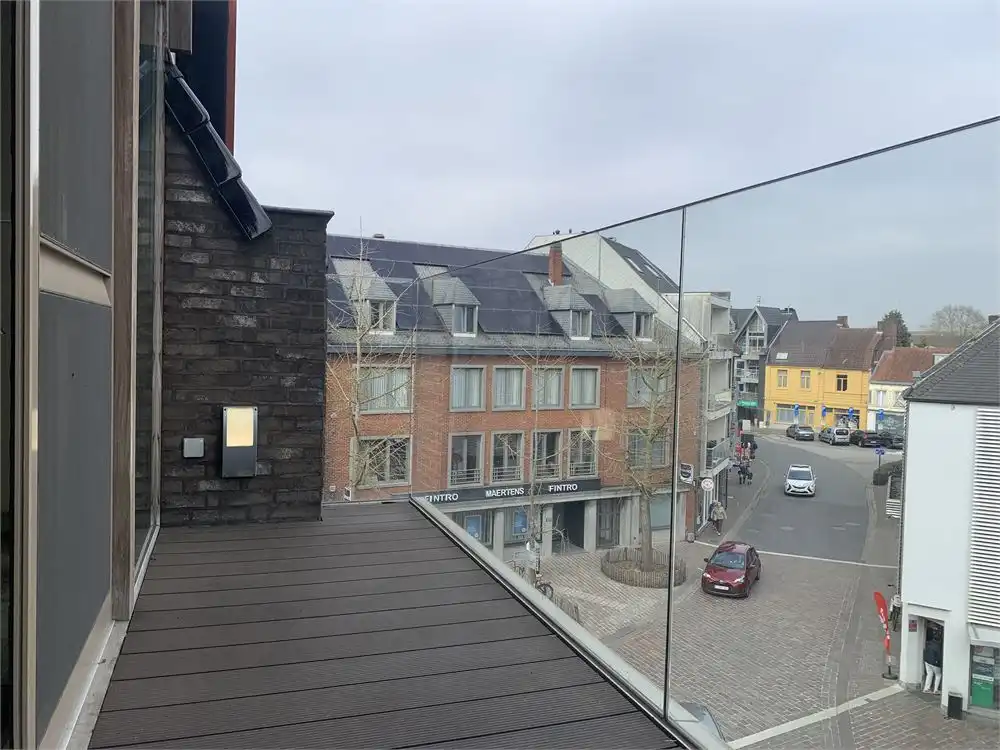 Appartement met mooie ligging op de markt van Torhout foto 13