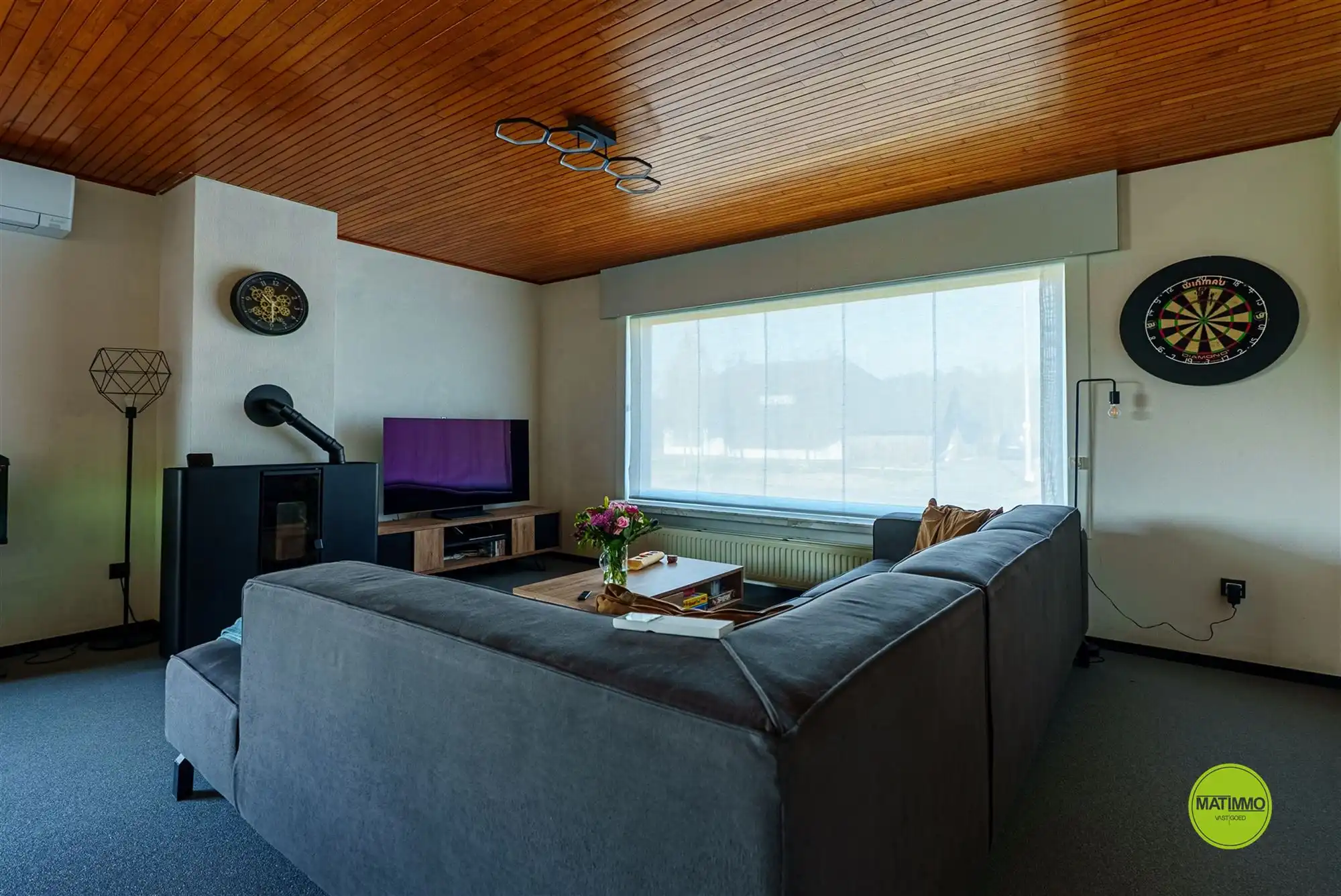 Gerenoveerde, instapklare gezinswoning met 5 slaapkamers foto 8