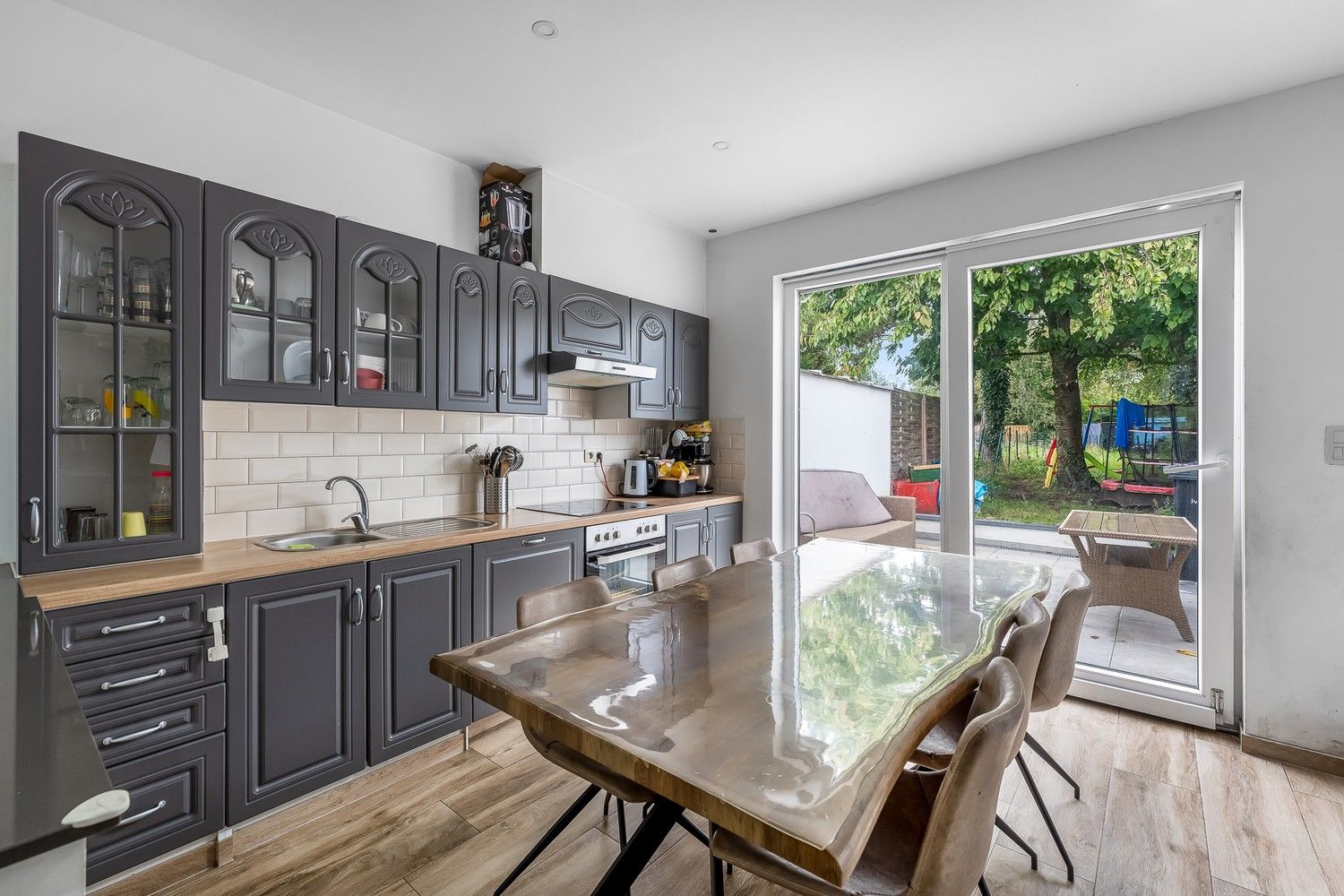 Te renoveren woning met 3 slaapkamers foto 3
