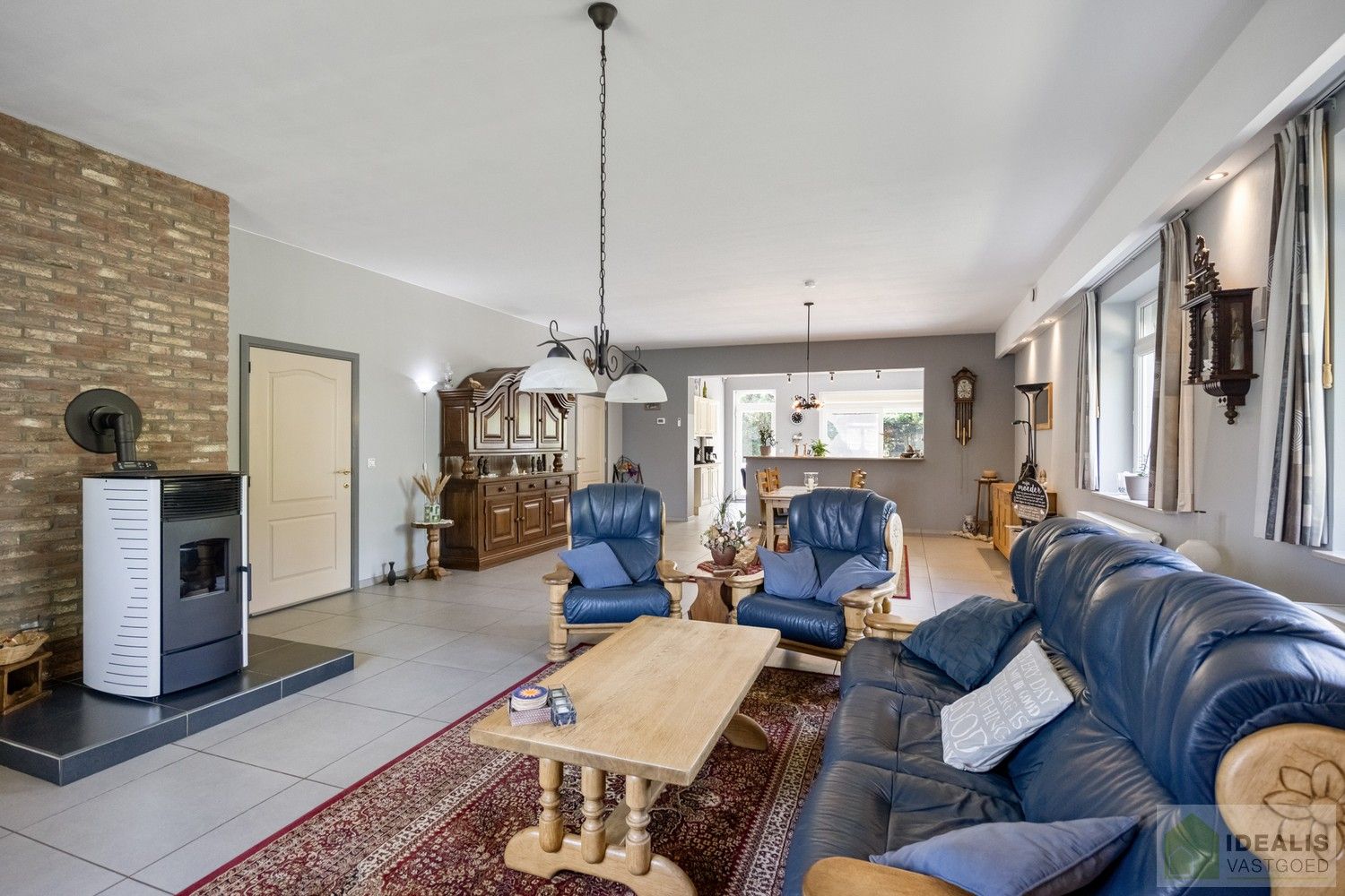 ZEER RUIM OPGEZETTE (360m²!) EN KNAP AFGEWERKTE EENGEZINSWONING OP RUSTIGE LOCATIE MET MAAR LIEFST 8!! SLAAPKAMERS foto 10