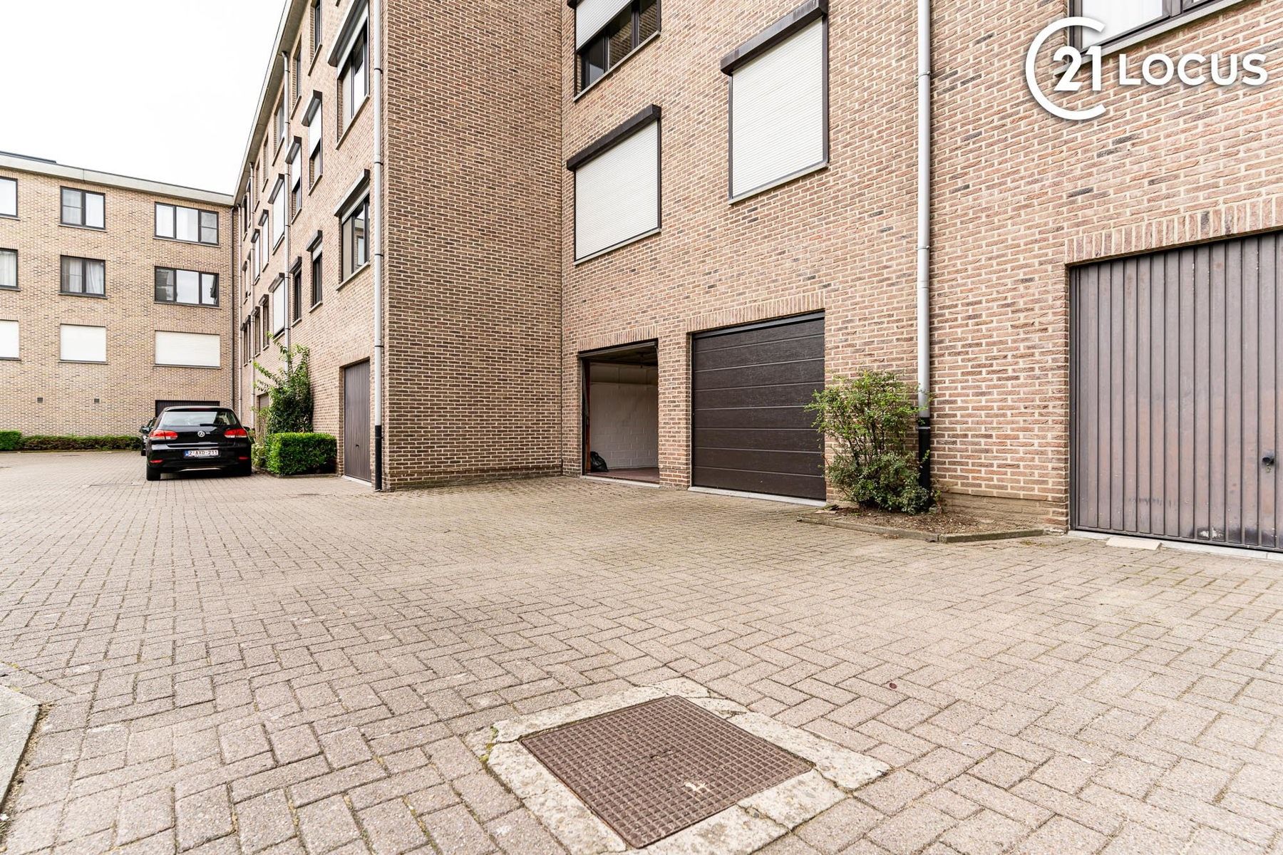 Rustig gelegen dakappartement met ruime garage foto 9