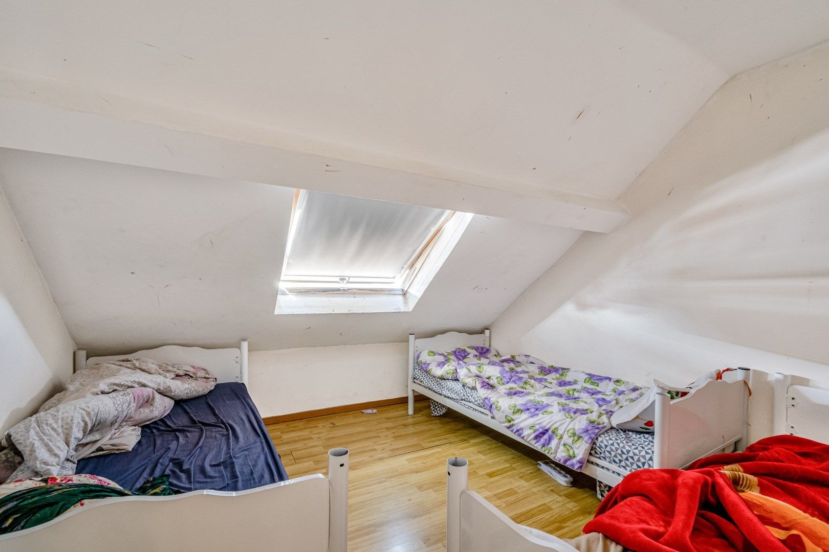Te renoveren woning met stadskoer foto 9