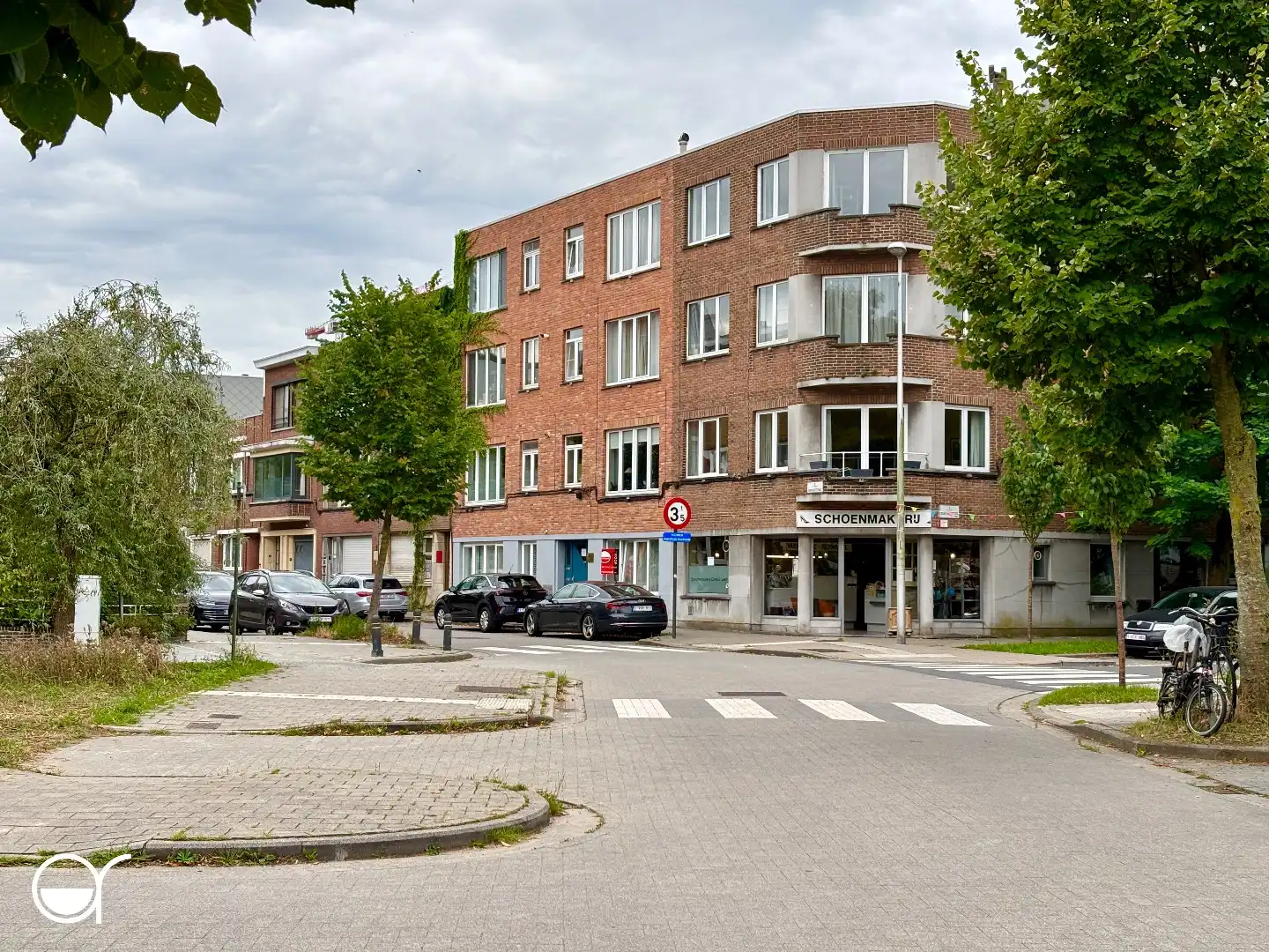 Gelijkvloers appartement met koer op gegeerde locatie foto 8