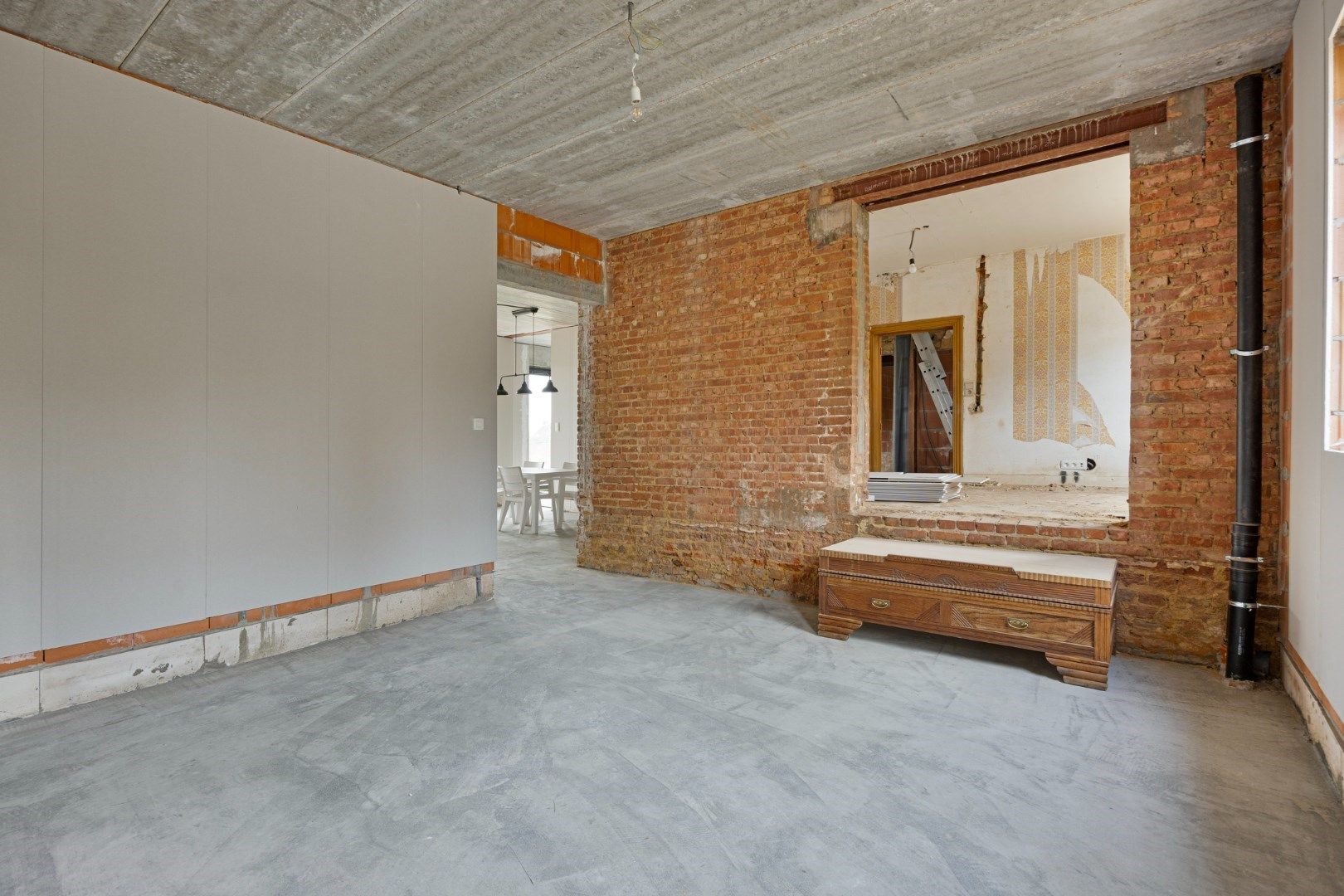 Prachtig vernieuwde woning verder af te werken foto 14