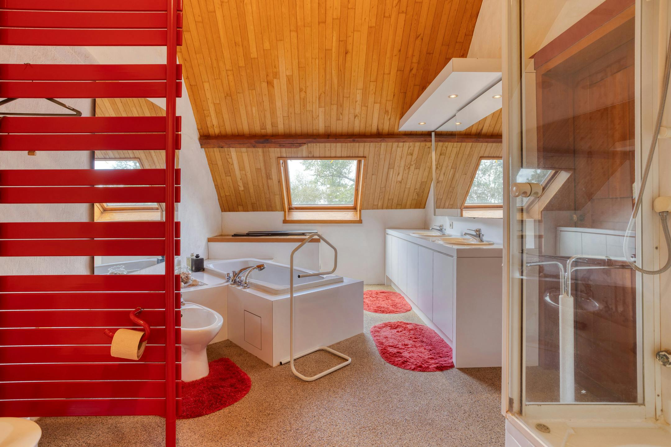 Unieke landelijke eigendom gelegen te Lo-Reninge aan het water. foto 26