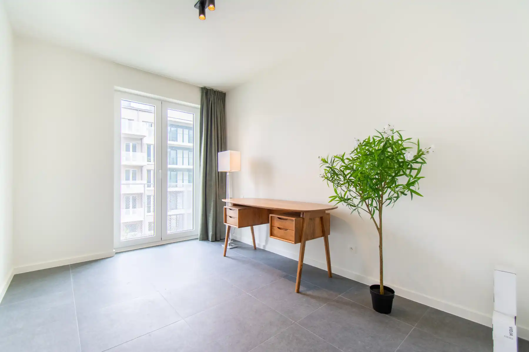 Prachtig gemeubeld 2- kamer appartement met groot terras foto 13