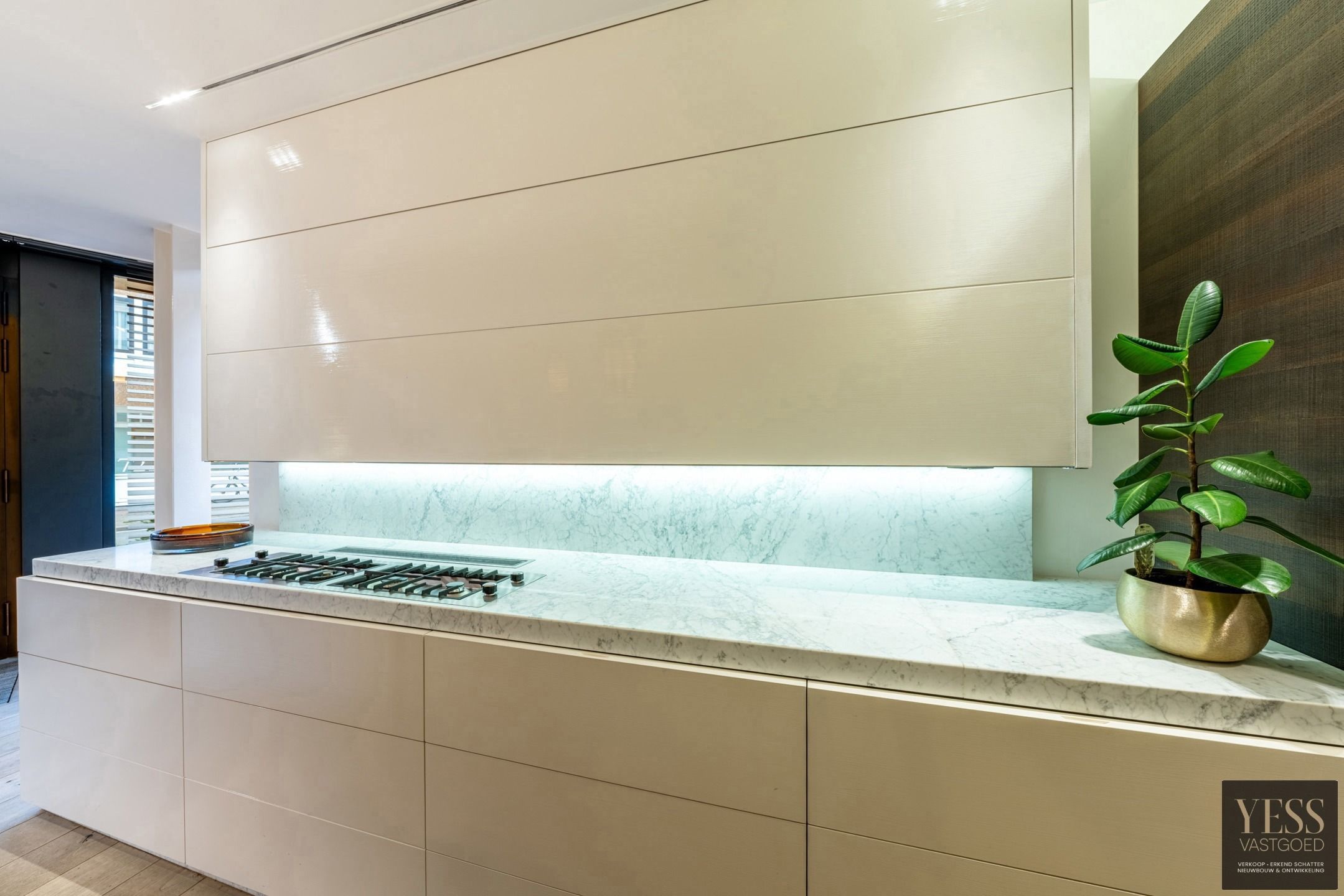 Exclusief gerenoveerd gelijkvloers appartement in Knokke! foto 6