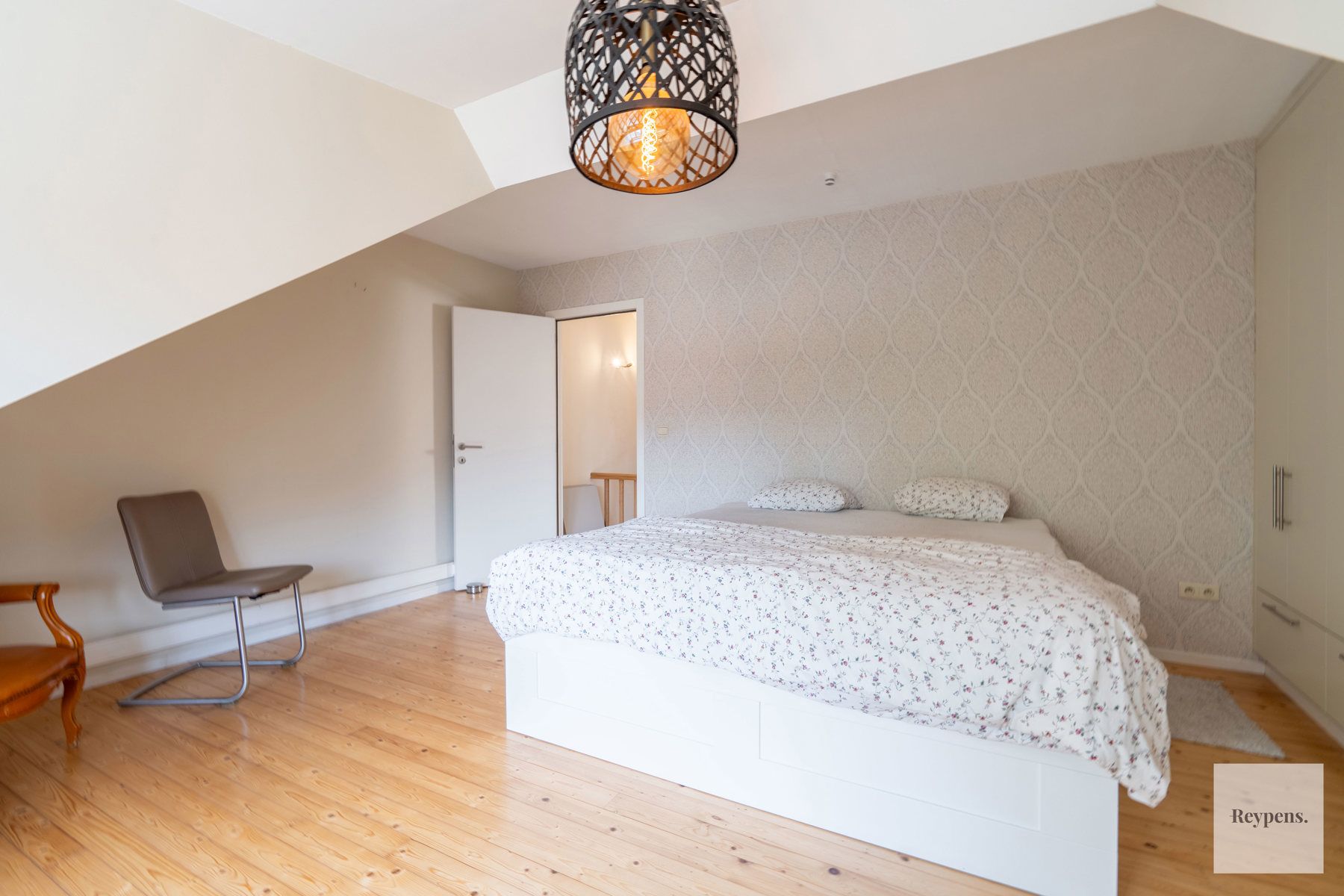 Ruim appartement in het hartje van het centrum! foto 17