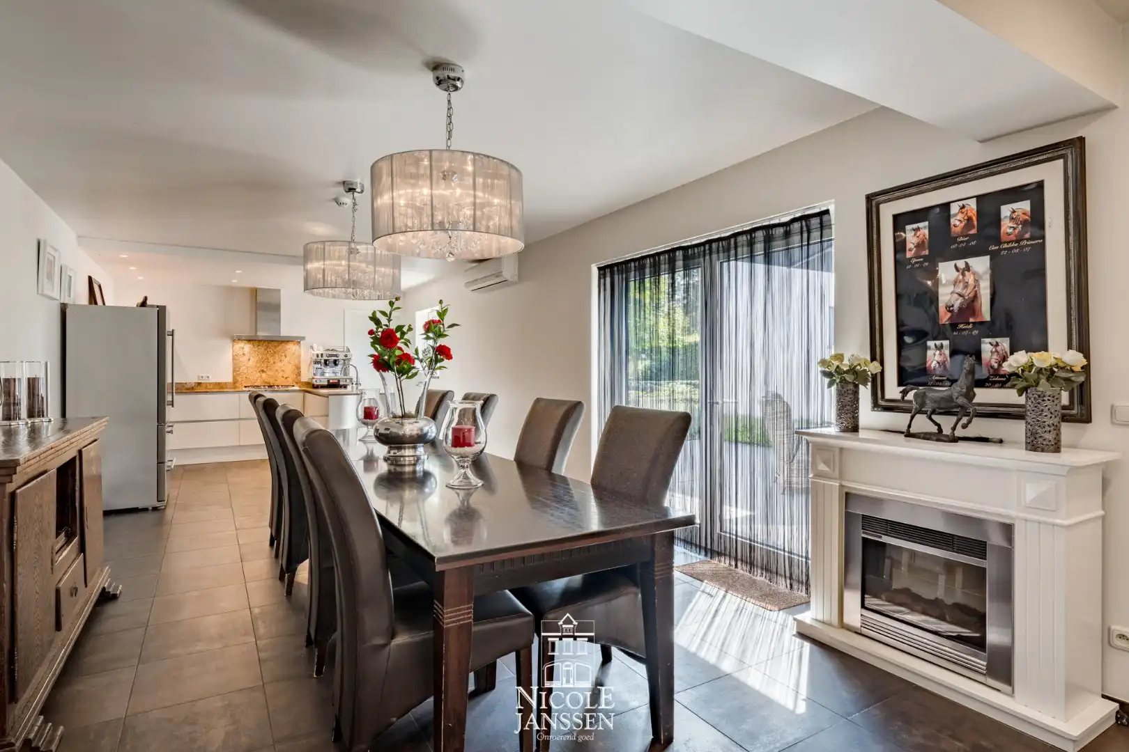 Riante woning met paardenstallen foto 21