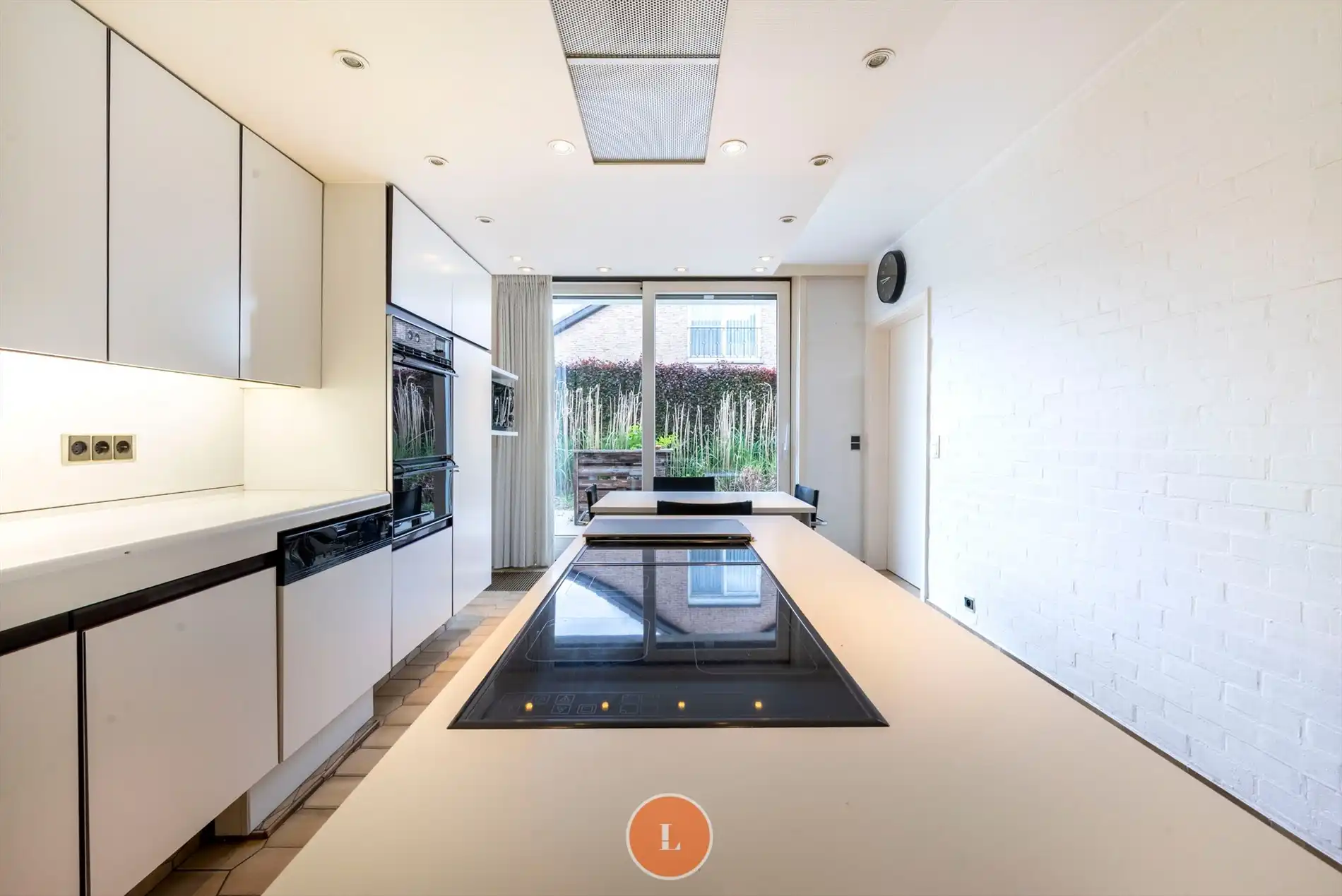 Villa met praktijkruimte en vijver op 1349m² foto 7