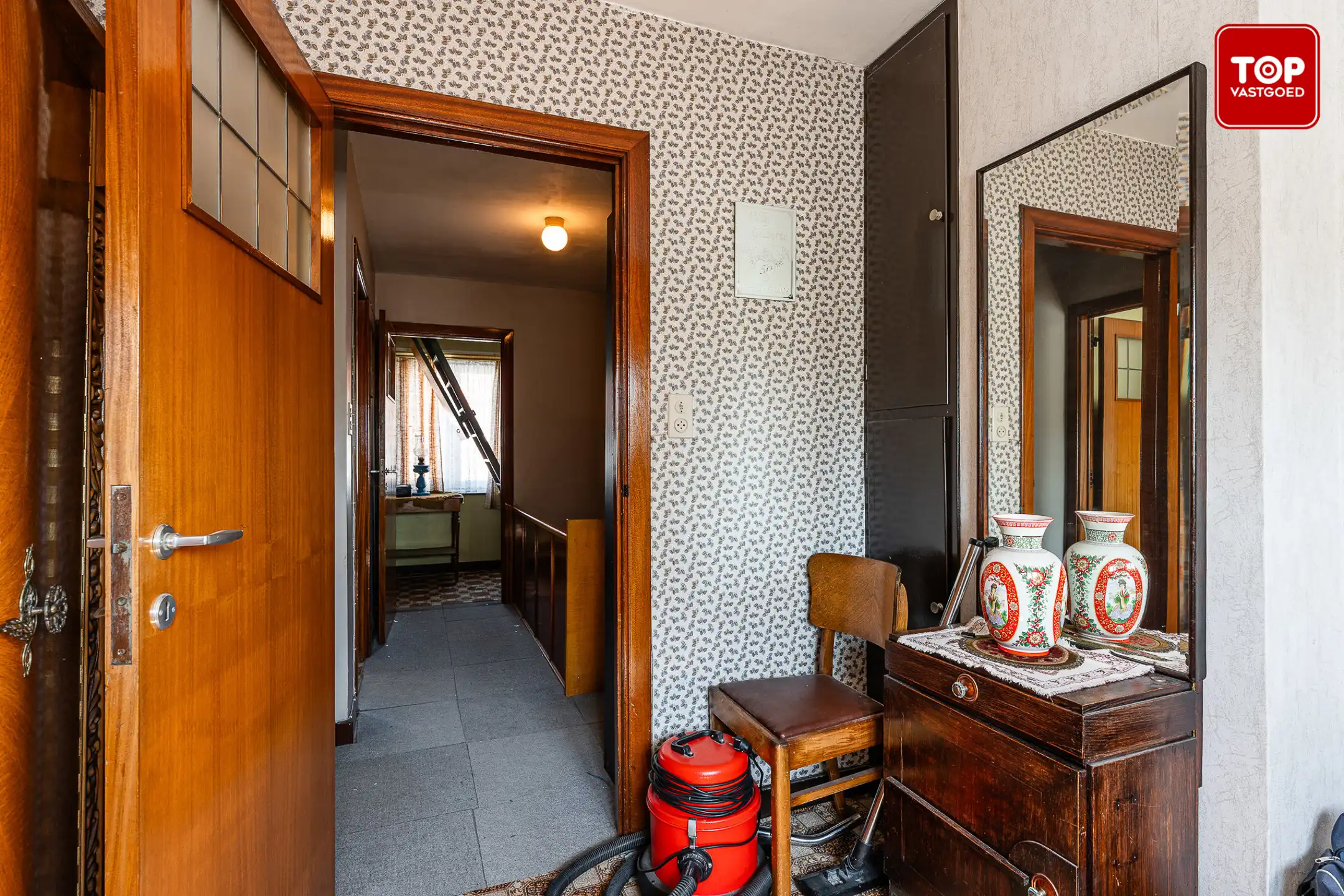 Te renoveren woning met prachtige, zonnige tuin foto 11