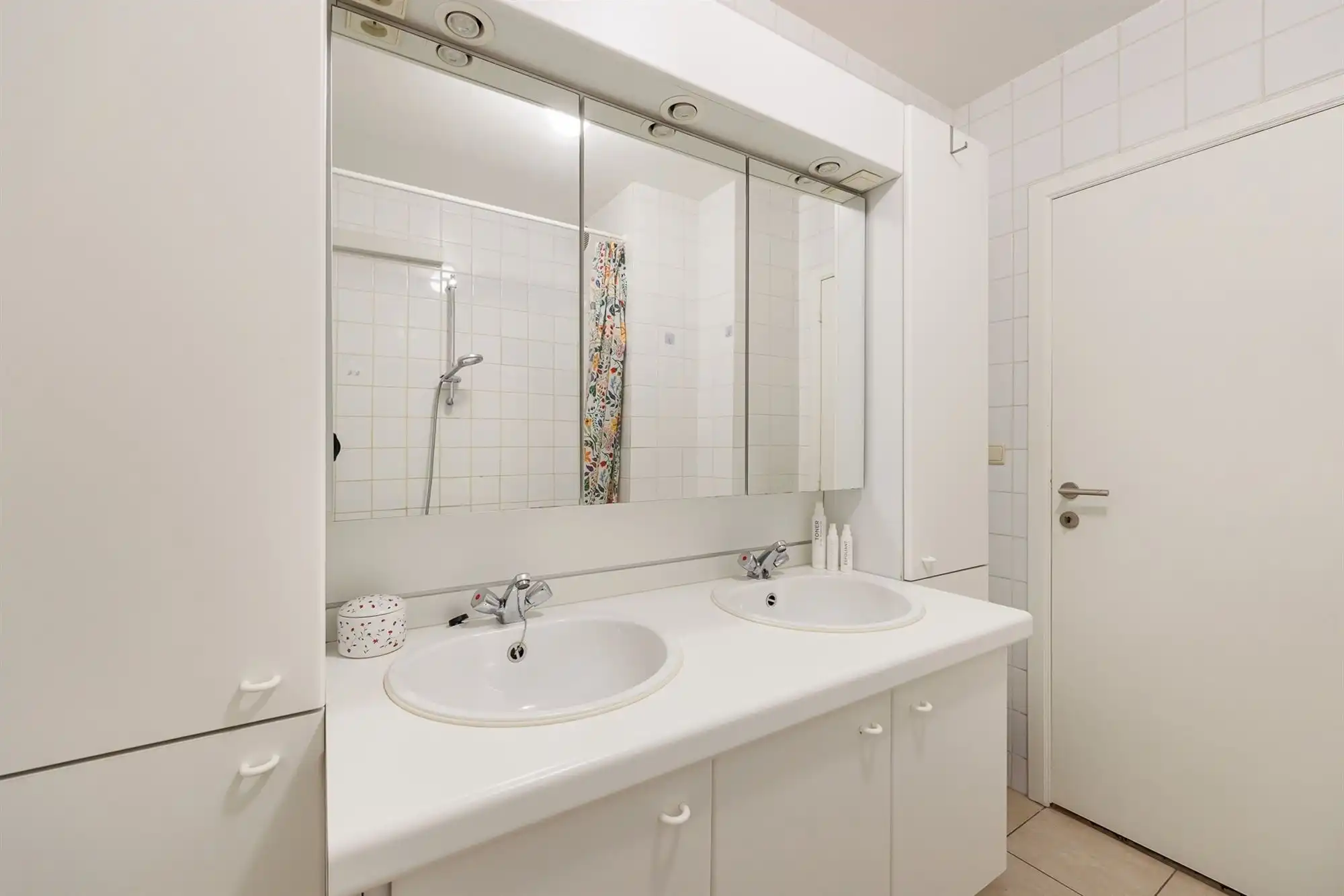 Charmant appartement met twee slaapkamers foto 10