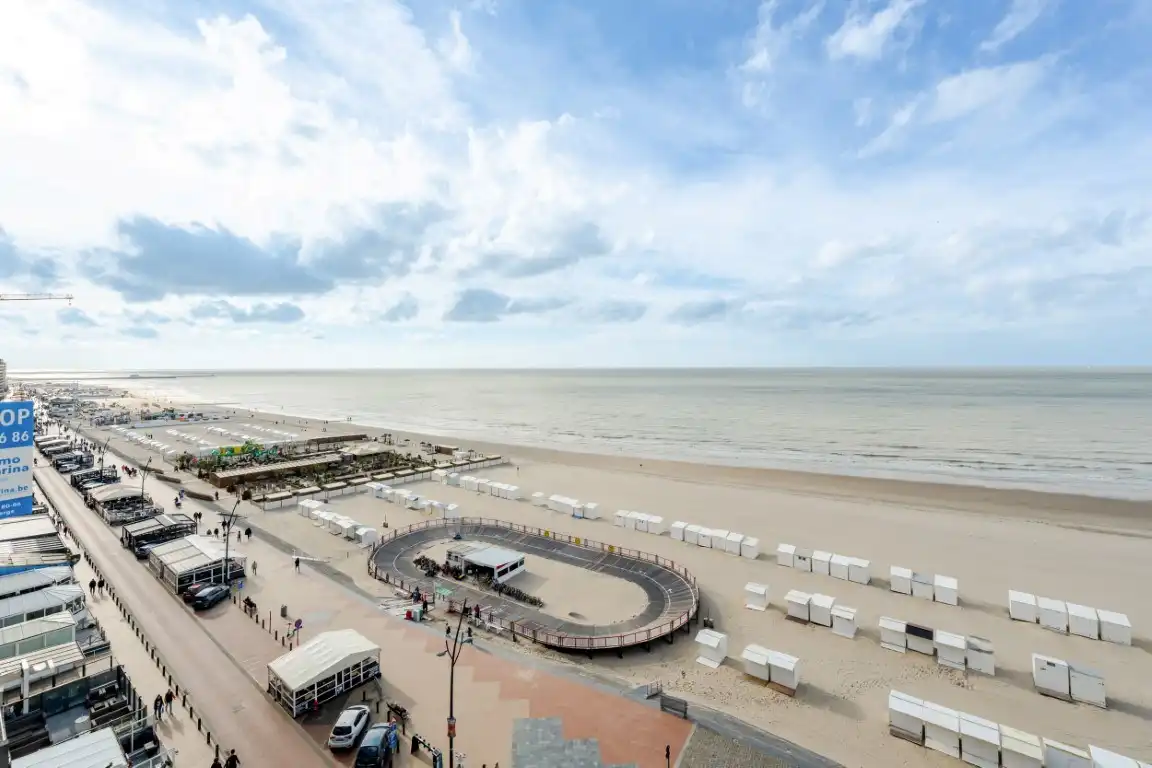 Volledig vernieuwd app met zeezicht – klasse, rust en comfort aan de kust foto 6