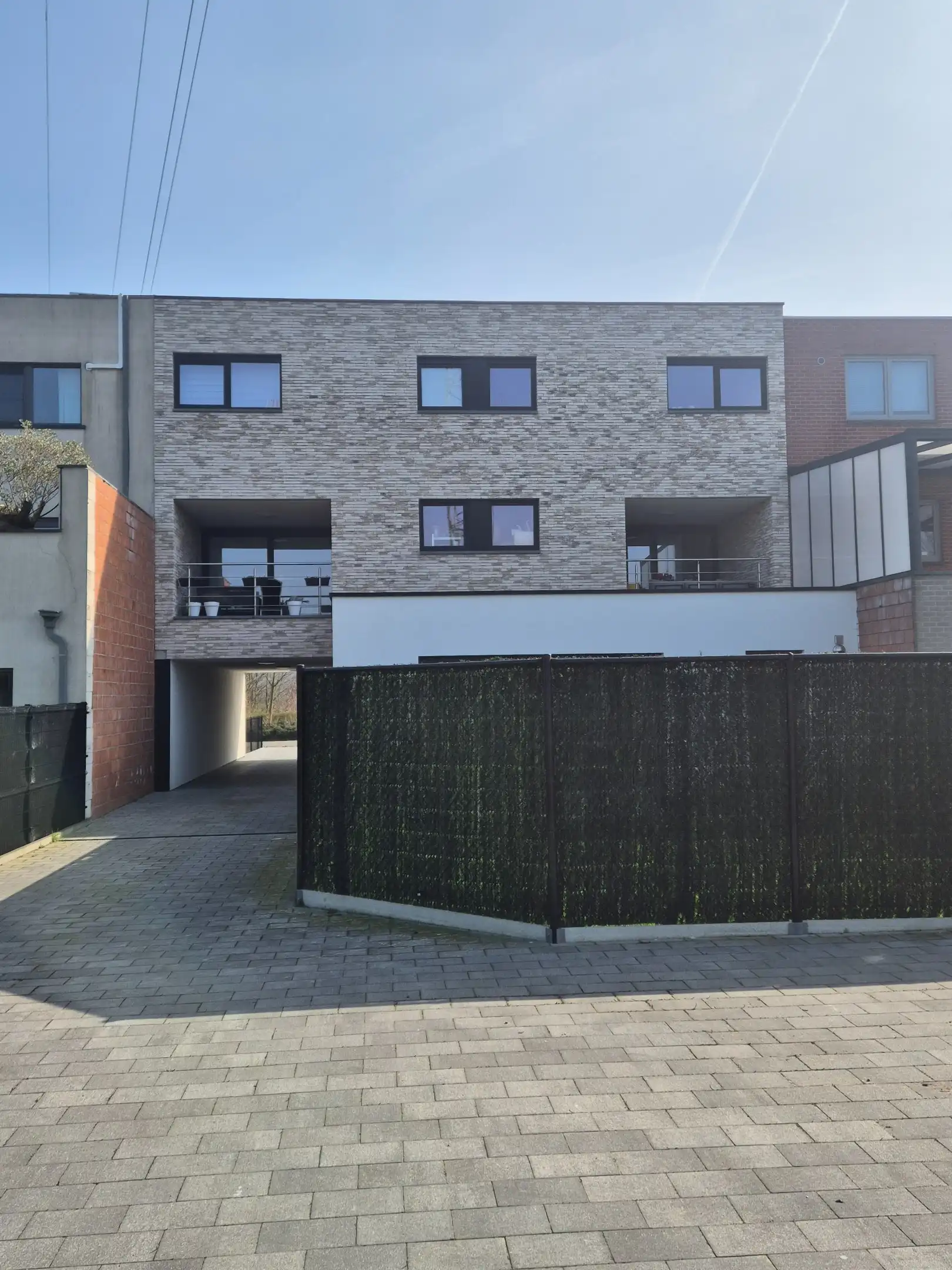 Nieuwbouw duplex met 3 slaapkamers, terras en parking foto 4