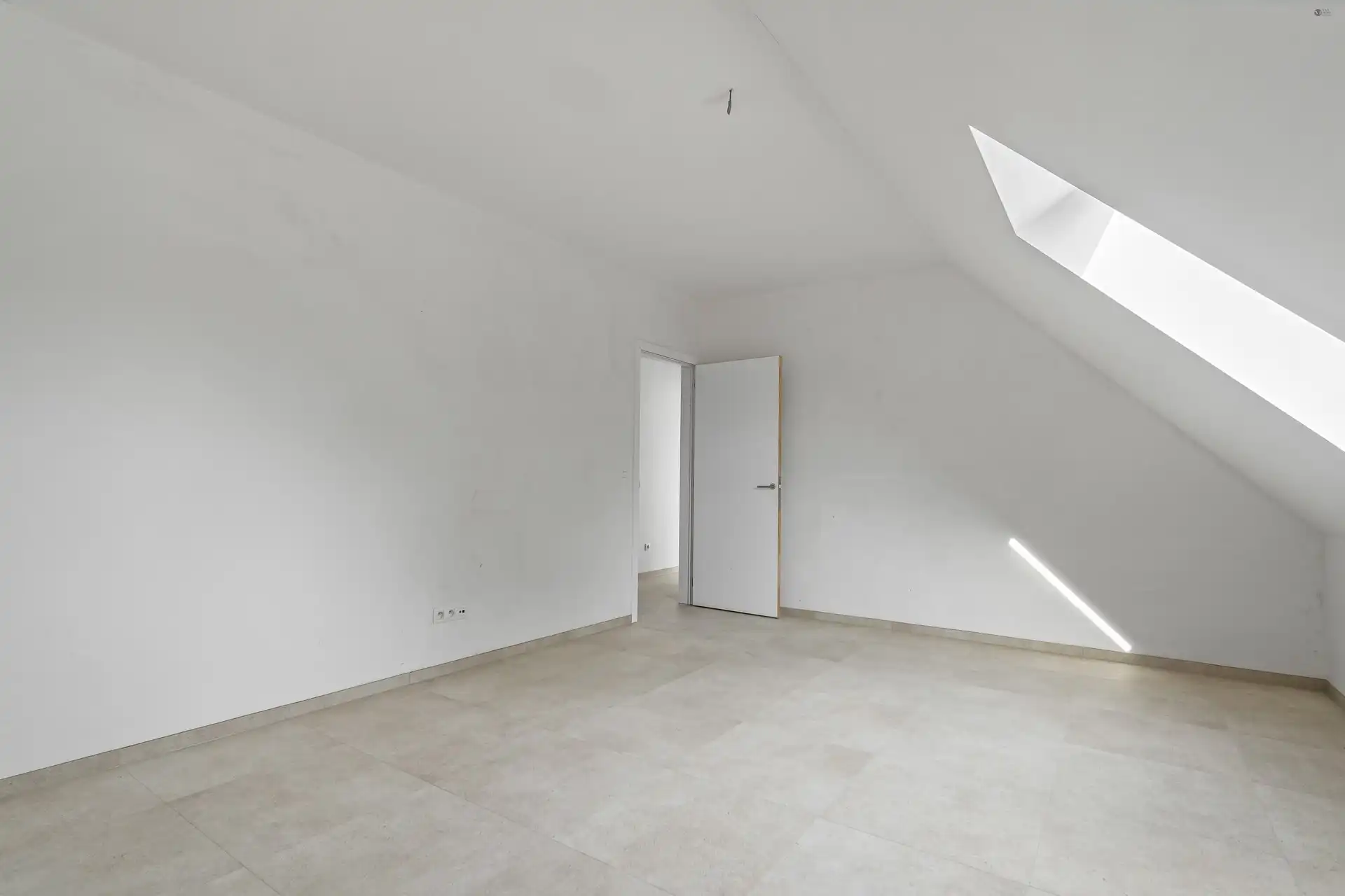 Ruim dakappartement met prachtig zicht op groen foto 11