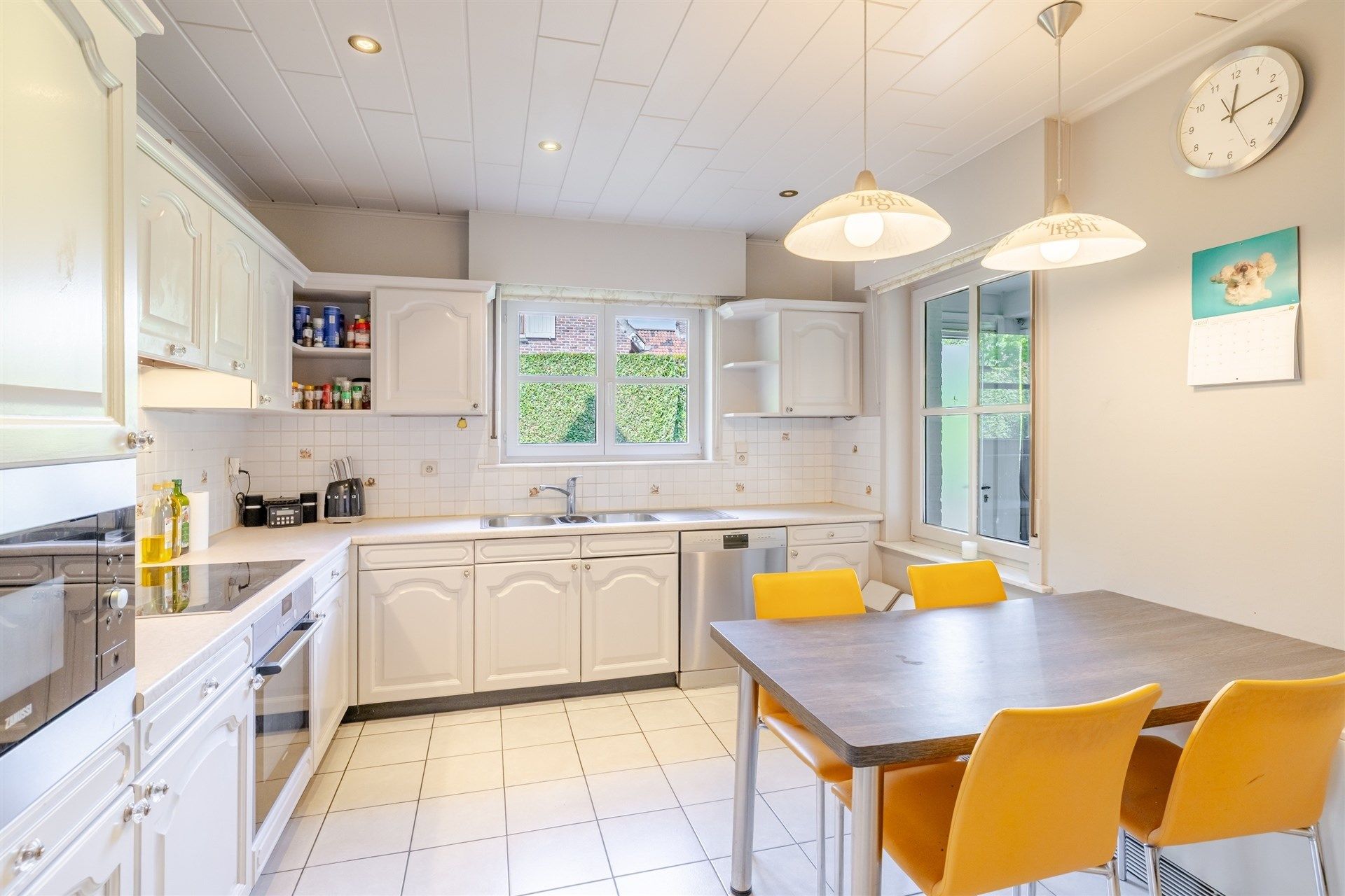 Open bebouwing met zwembad en uitzicht in villawijk Slommerdonk foto 7