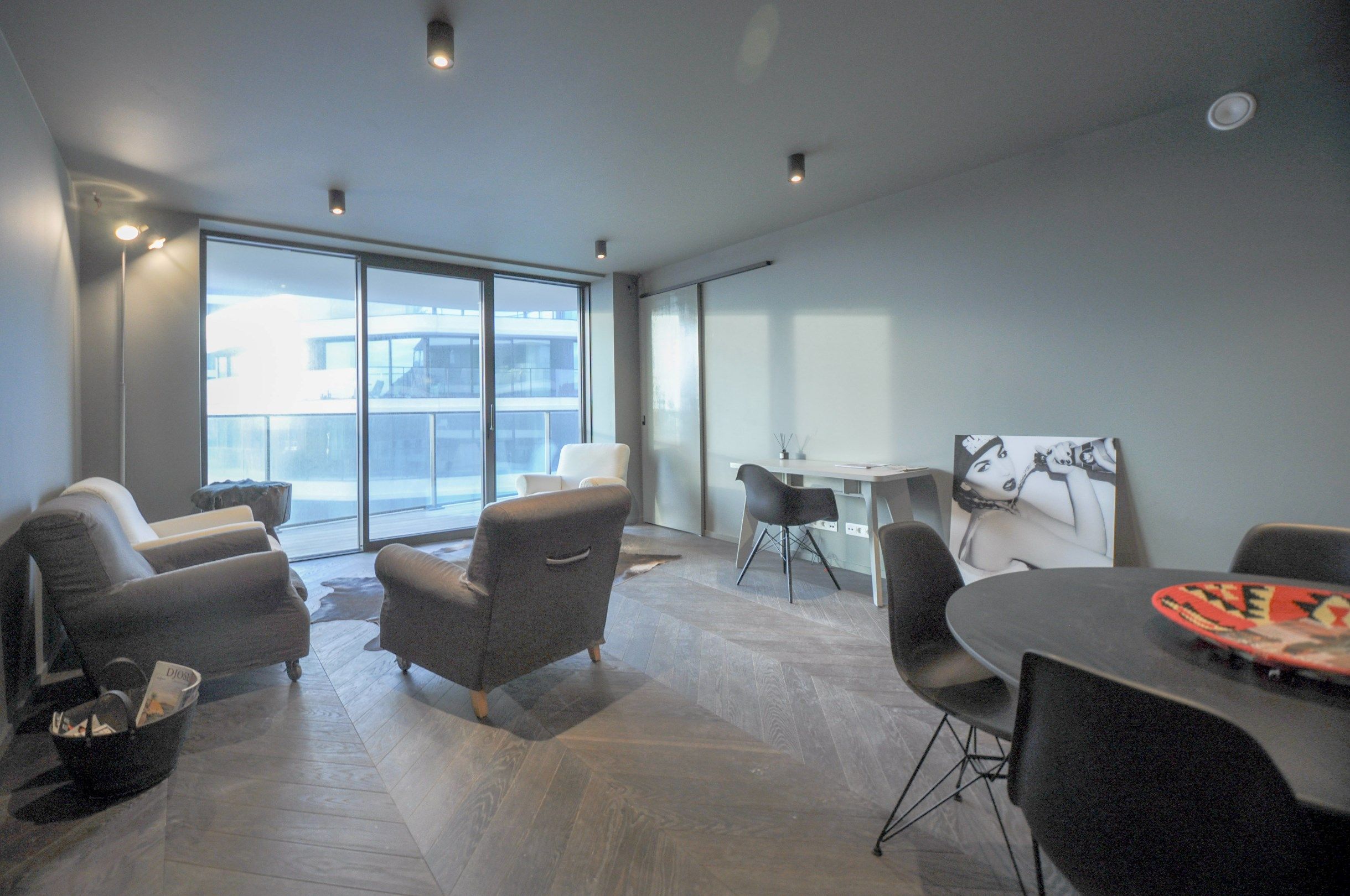 Nieuwbouwppartement met een ruim zonnig terras gelegen in The Tower. foto 8