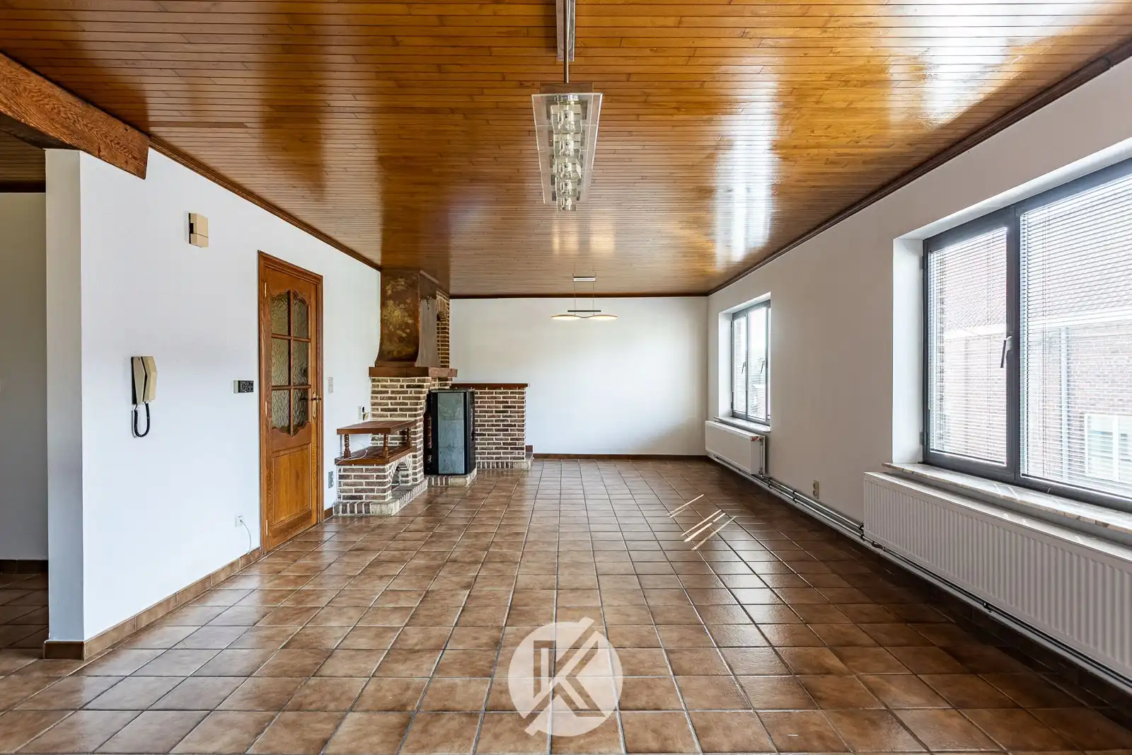 Veelzijdige eigendom met handelsruimte en bel-etagewoning foto 13