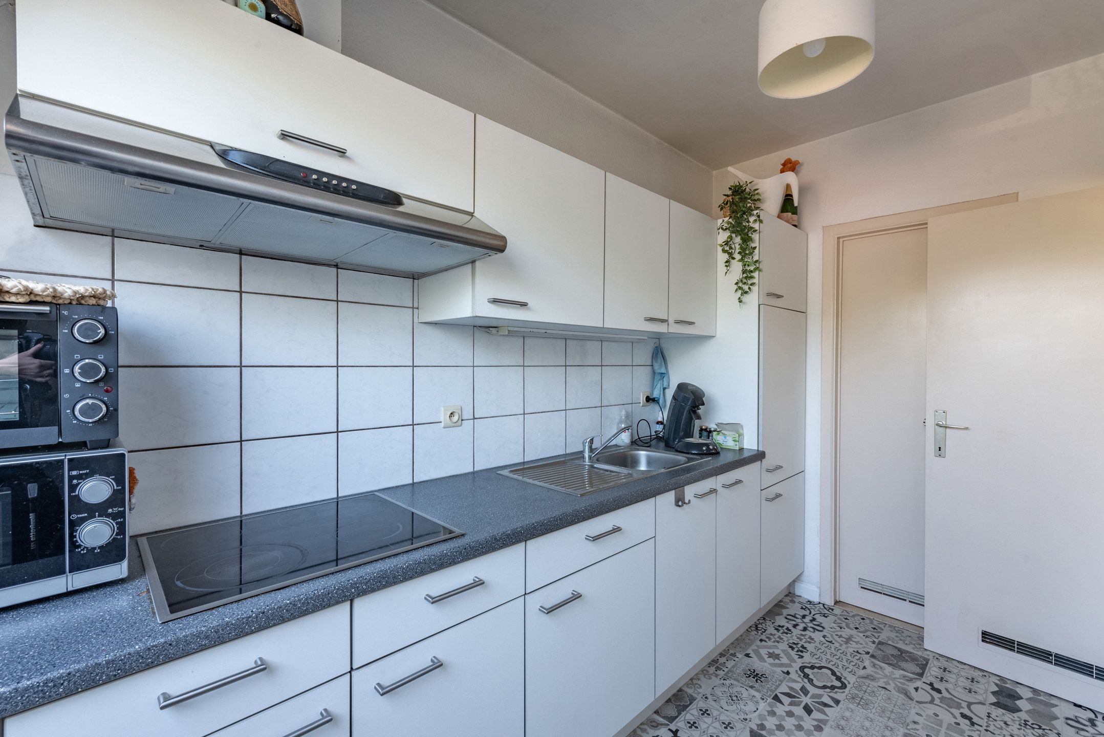 Appartementsgebouw + 7 garages vlakbij Maastricht foto 34