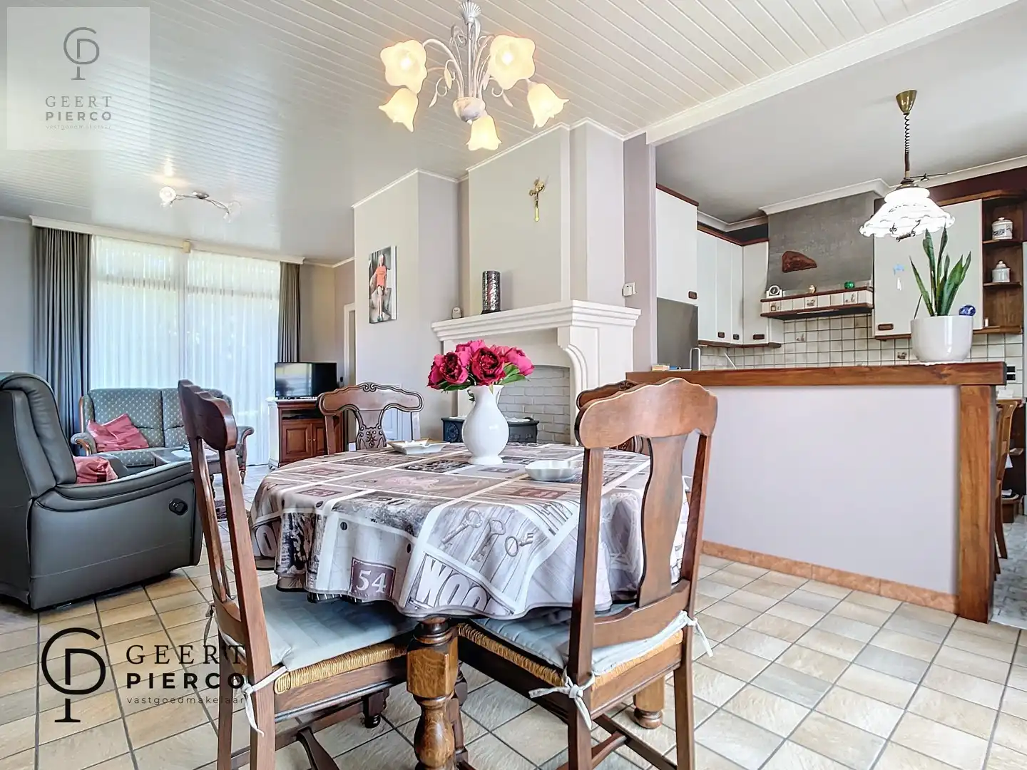 leuke bungalow met 3 slaapkamers in hartje Landen foto 12