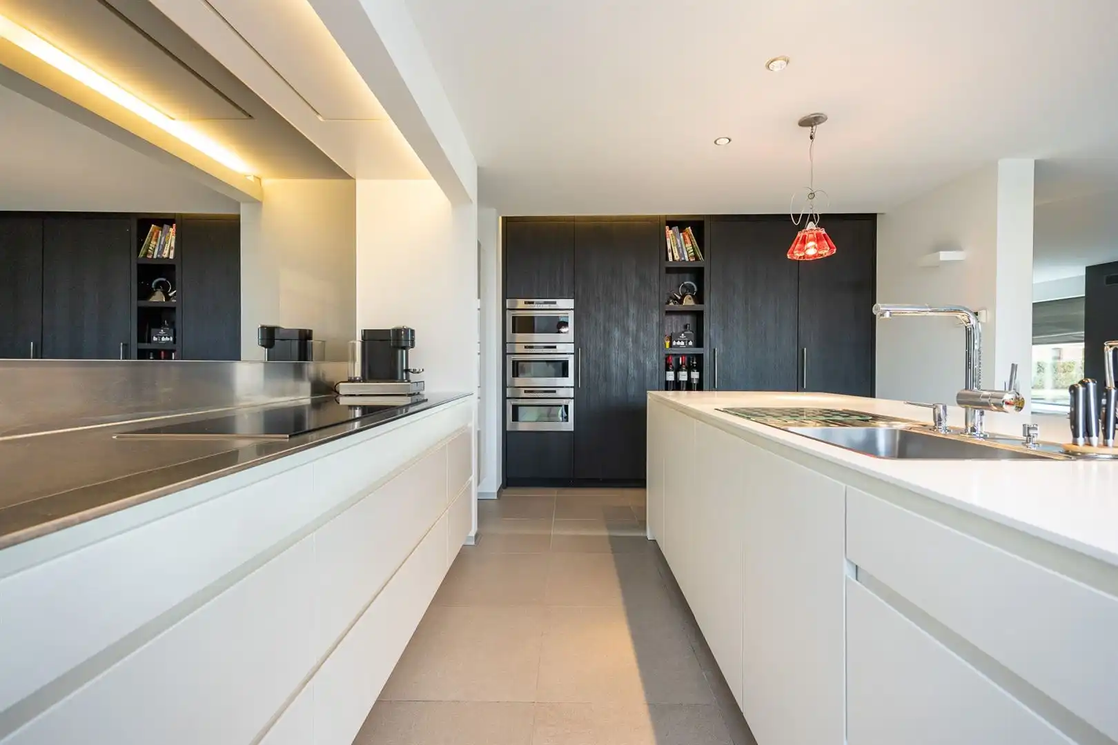 Stijlvolle villa met moderne uitbouw en zuidwest tuin. foto 8