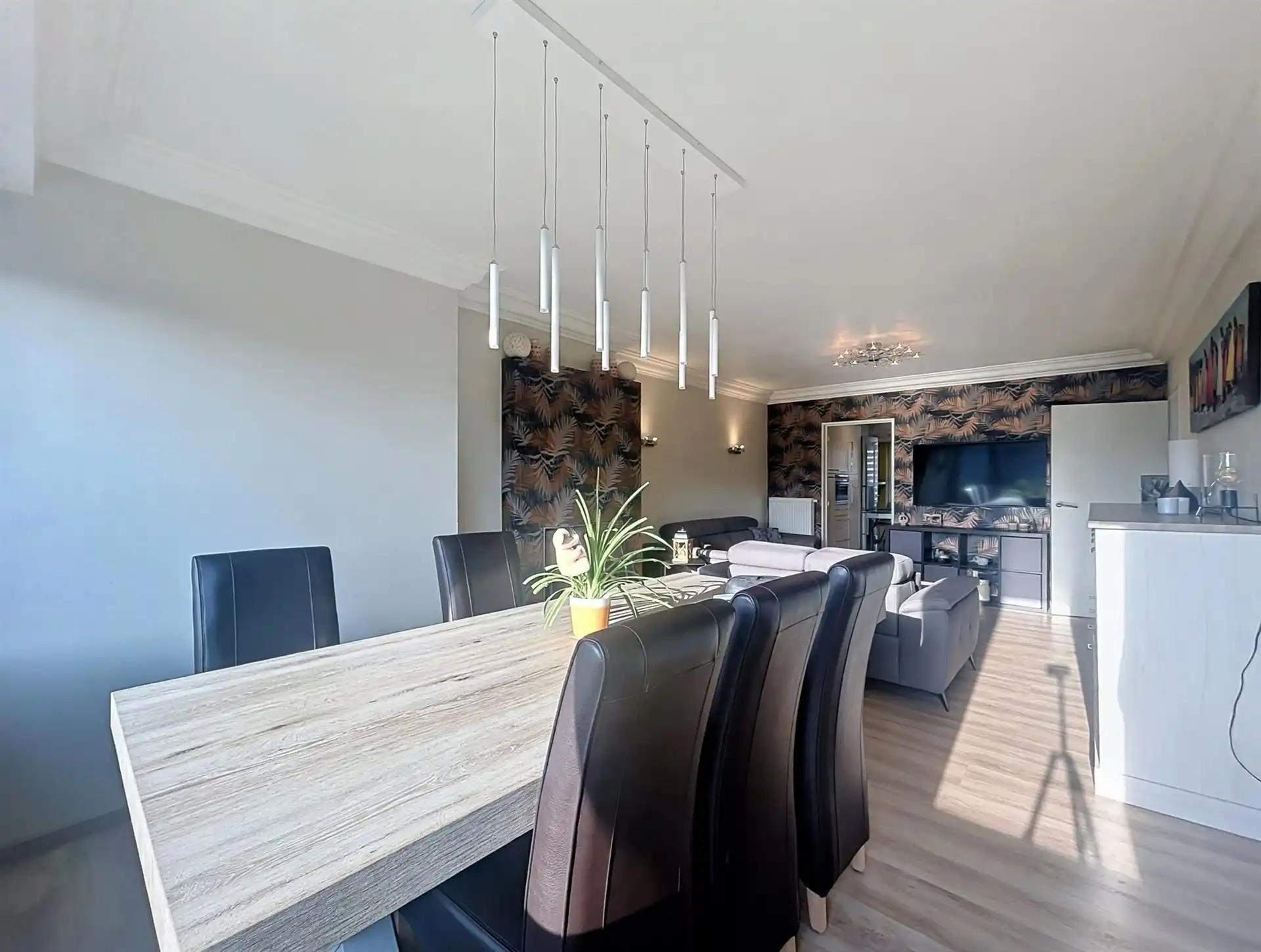 bel-etage woning met 2 slaapkamers, garage en ruime tuin op toplocatie foto 4