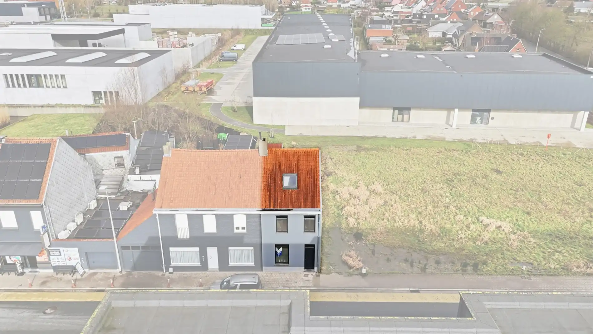 Luxueus gerenoveerde gezinswoning met uitweg, EPC B en 3 slaapkamers foto 23