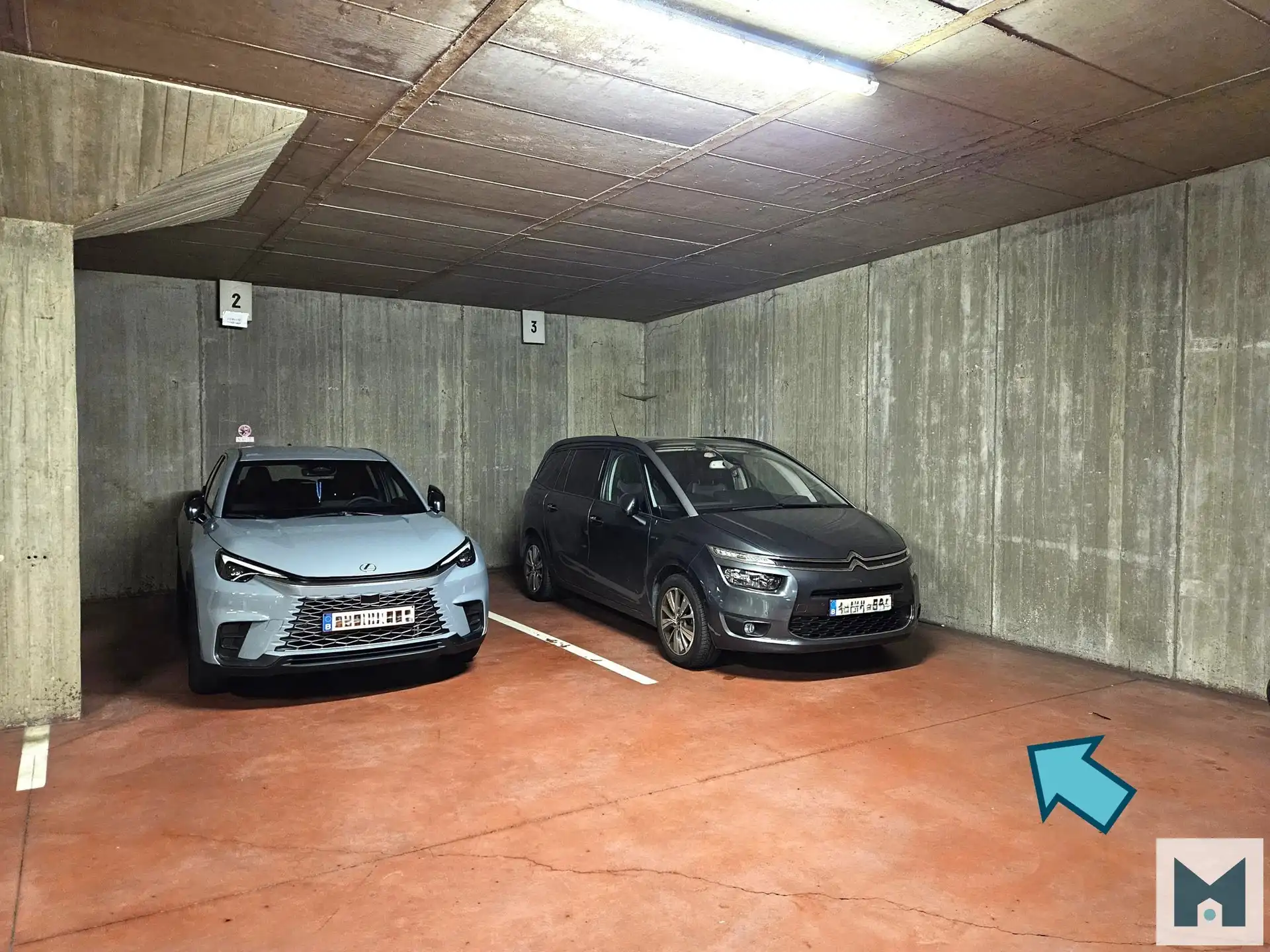 11 overdekte staanplaatsen op toplocatie in Sint-Niklaas! foto 4
