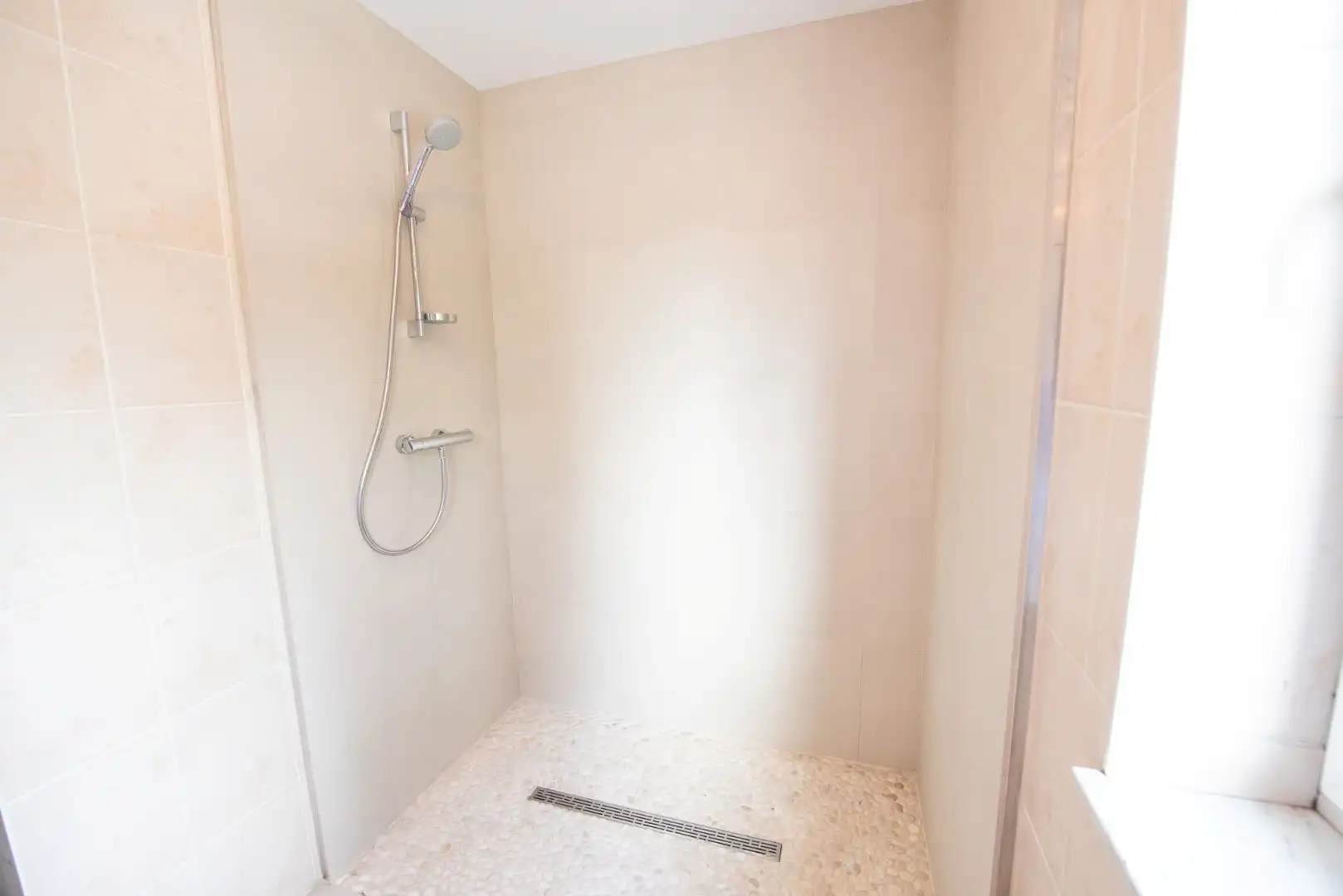 Instapklaar appartement met één slaapkamer in centrum Olsene  foto 8