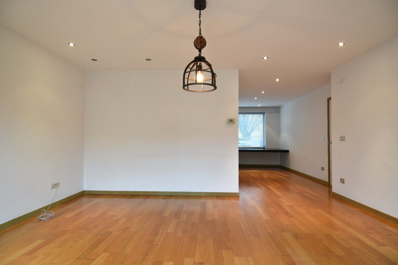 Vernieuwde eigendom met garage, tuin en topligging te koop aan de rand van Gullegem foto 5