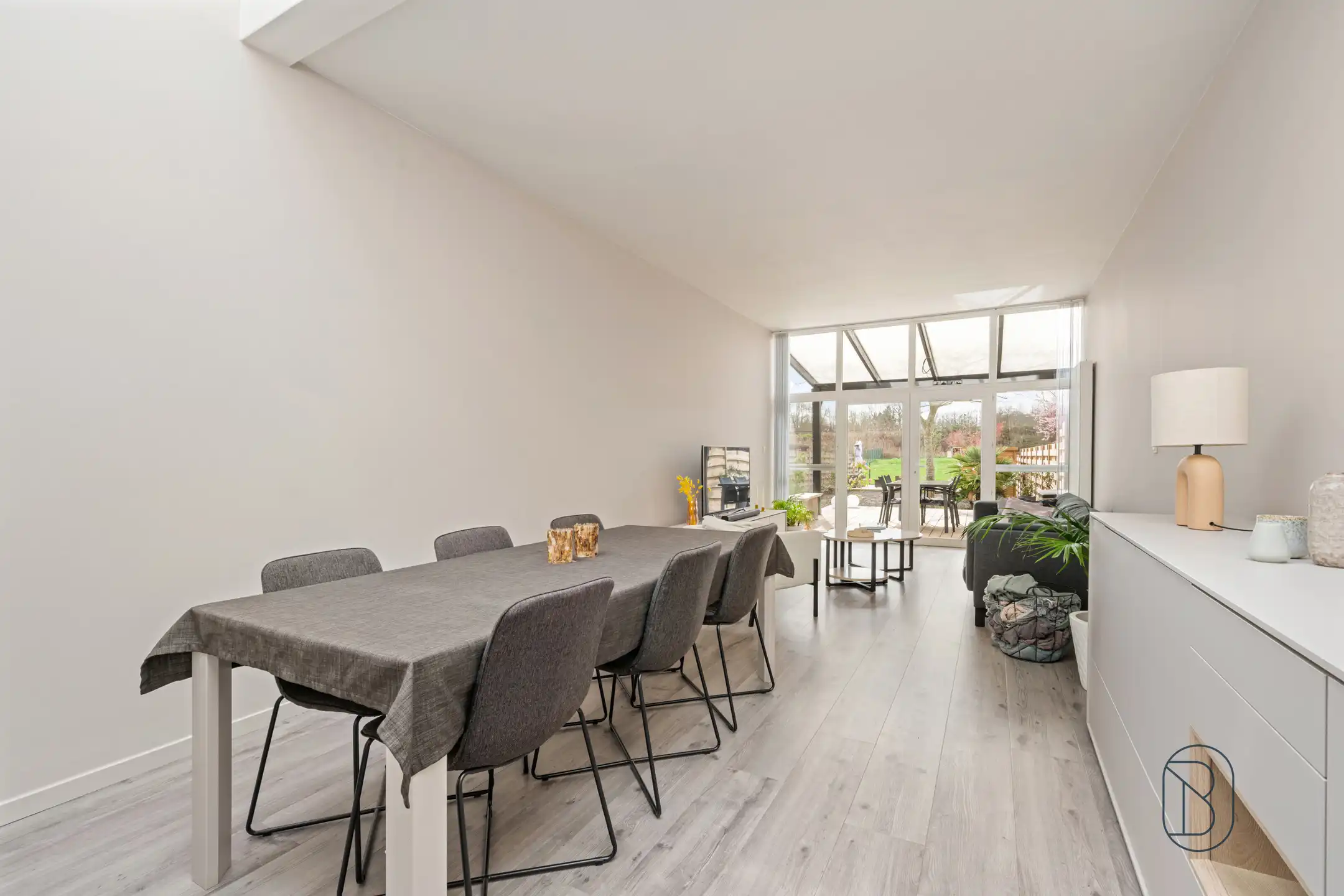 Gerenoveerde rijwoning met 2 SLK en zuidgerichte tuin foto 12