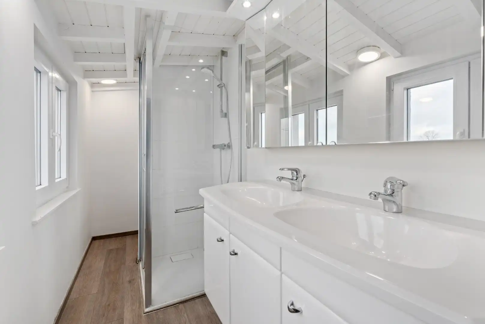 Instapklare halfopen woning te huur in het landelijke Lapscheure met prachtig open zicht op de velden foto 6