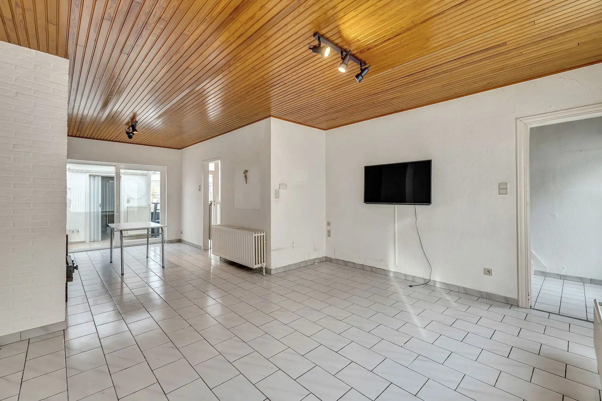 Te renoveren woning met veel potentieel nabij centrum foto 3