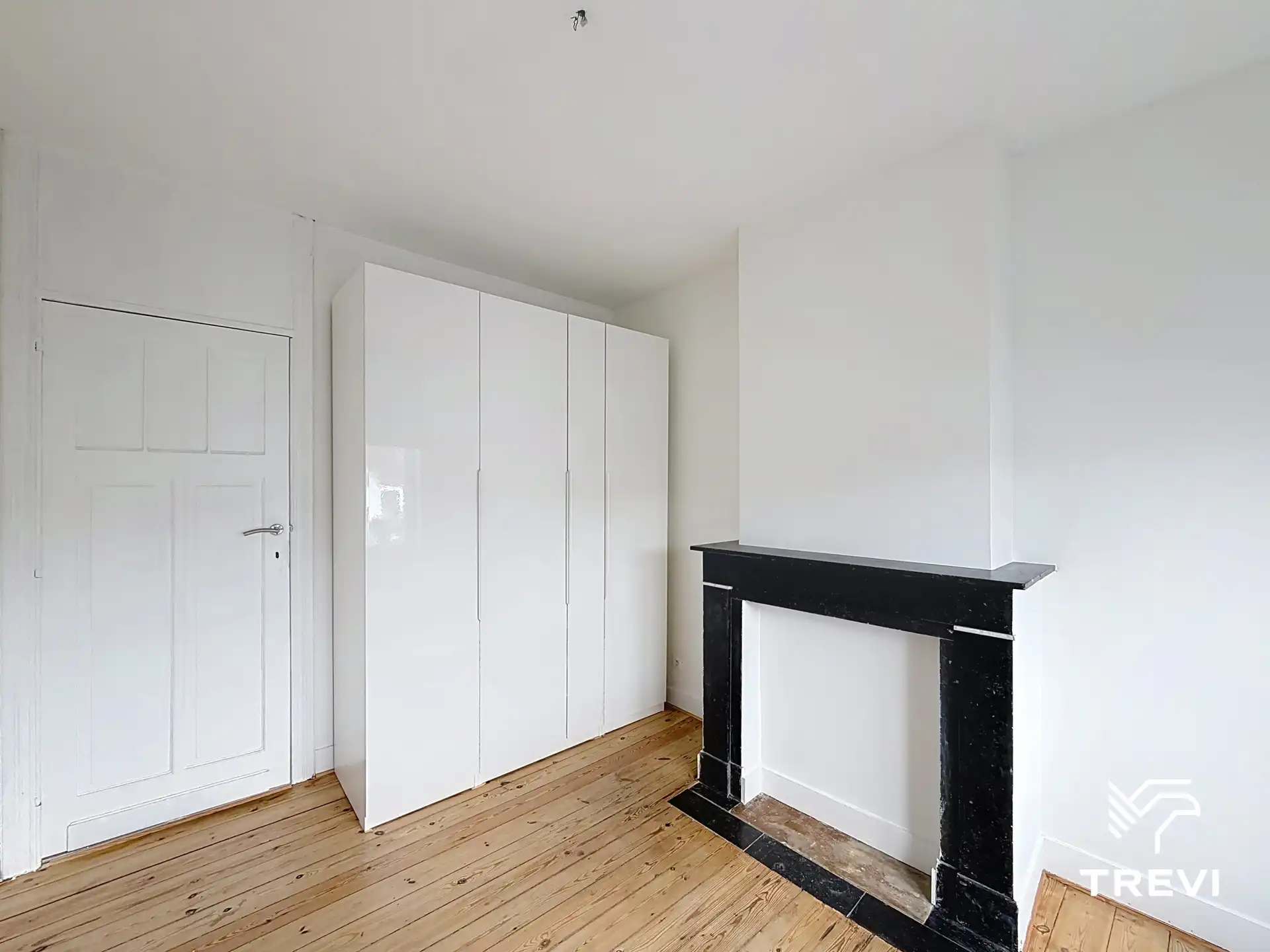 Charmant, onlangs gerenoveerd appartement met 2 slaapkamers foto 13