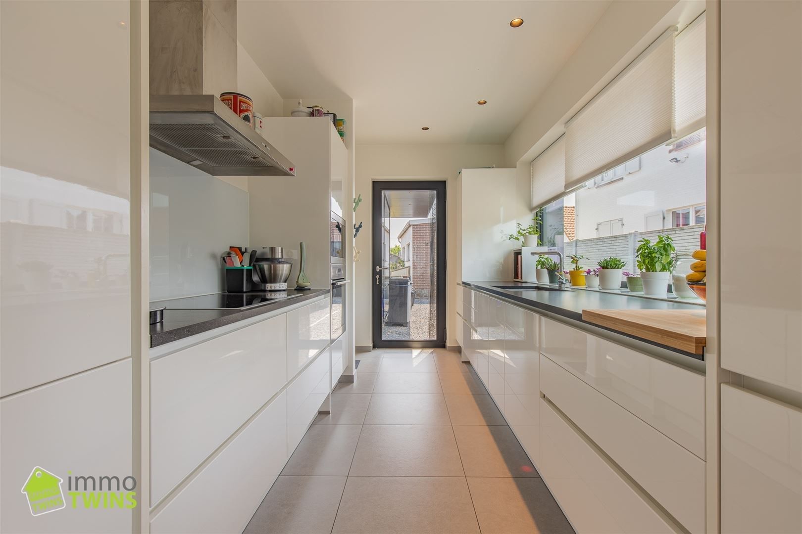 Instapklare woning met strak design te Grembergen foto 7