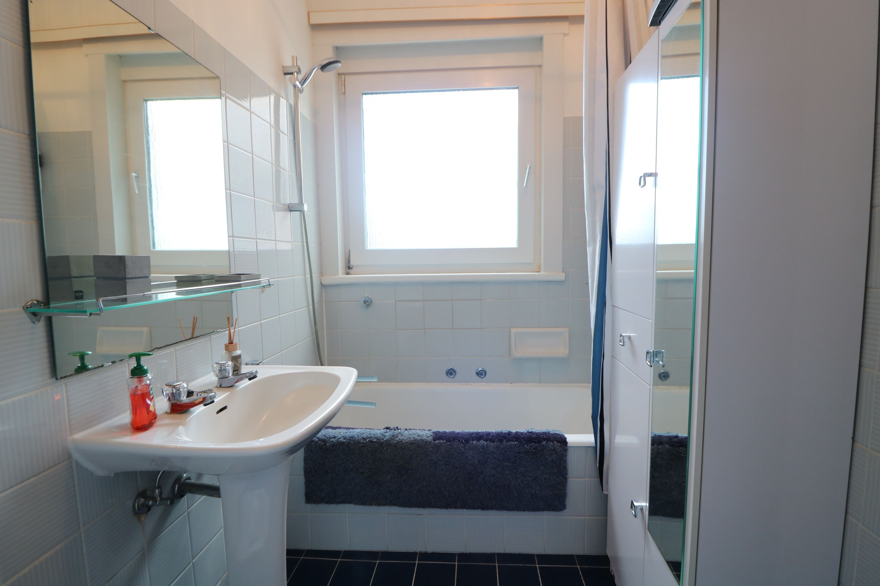 Instapklaar éénslaapkamerappartement met lateraal zicht op Zeedijk én Jachthaven. foto 5