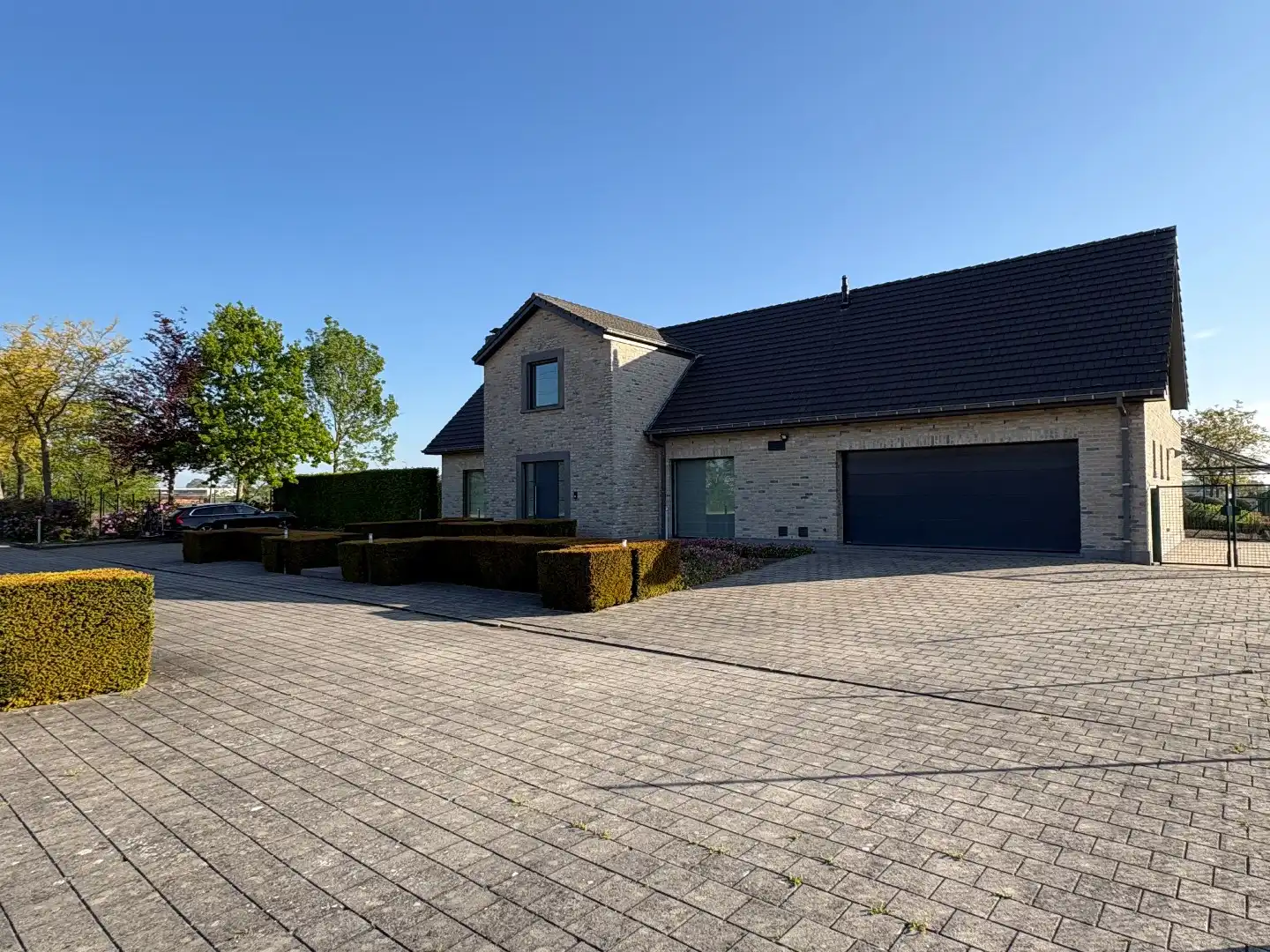 Prachtig domein met luxueuze instapklare villa, grote tuin en landbouwgrond in Hulste foto 4