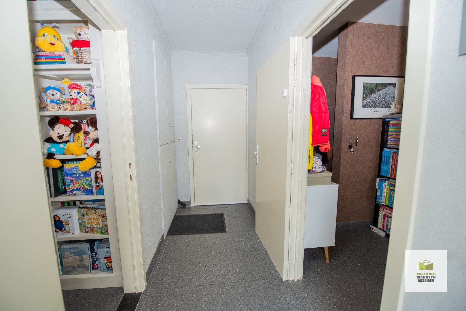 Zeer centraal gelegen ruim 2-slpk appartement met gelijkvloerse handelsruimte foto 12